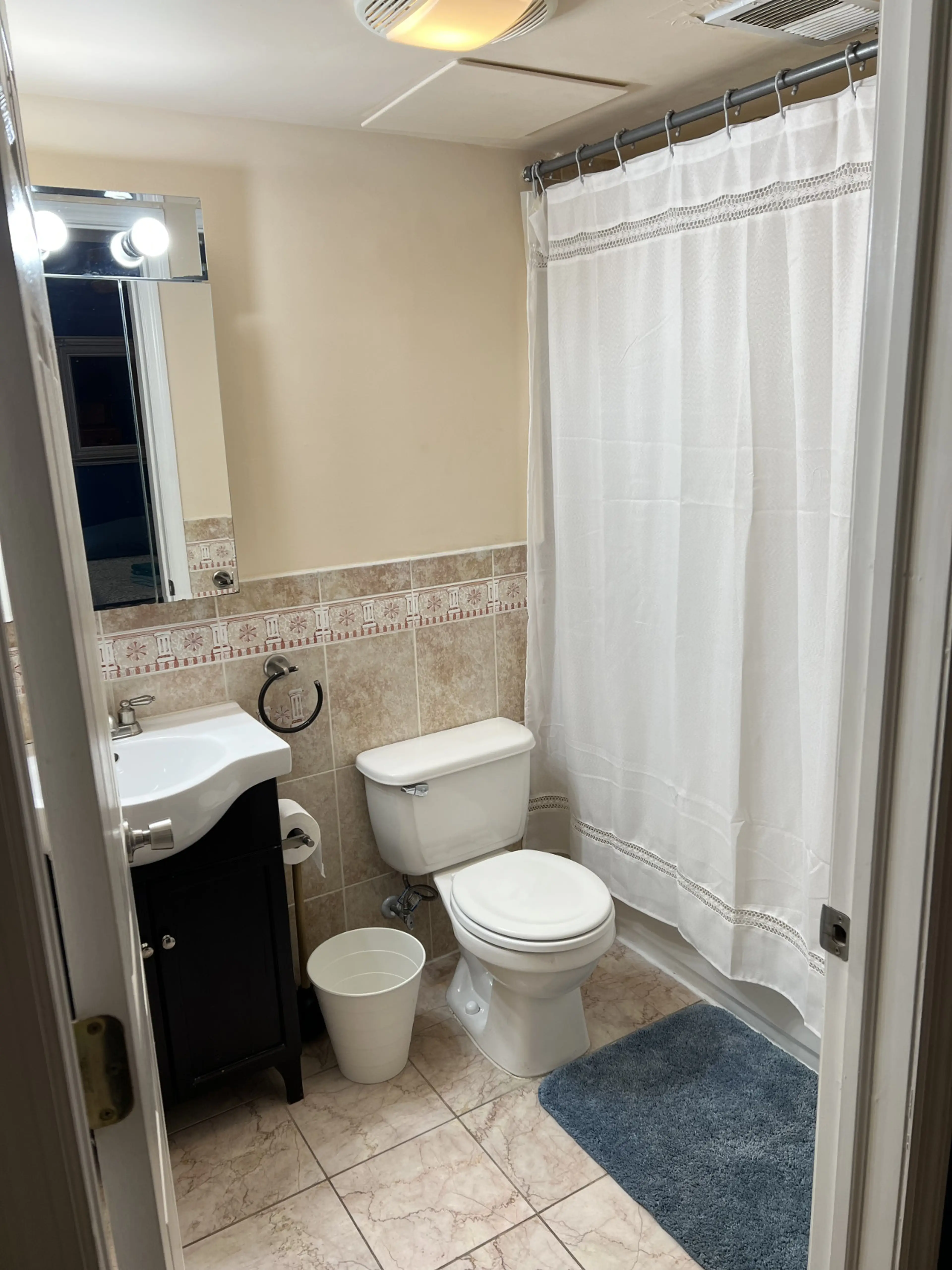 Bathroom #3 , apartment #1 (Master Bathroom