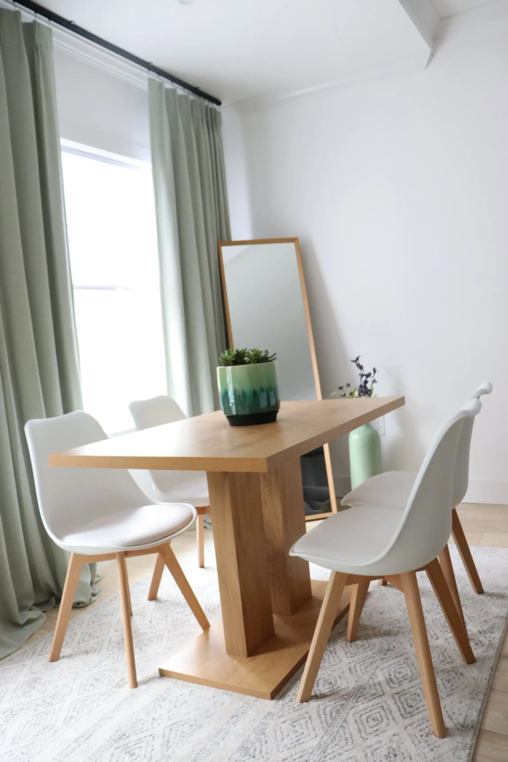 Spacious open-concept living & dining area