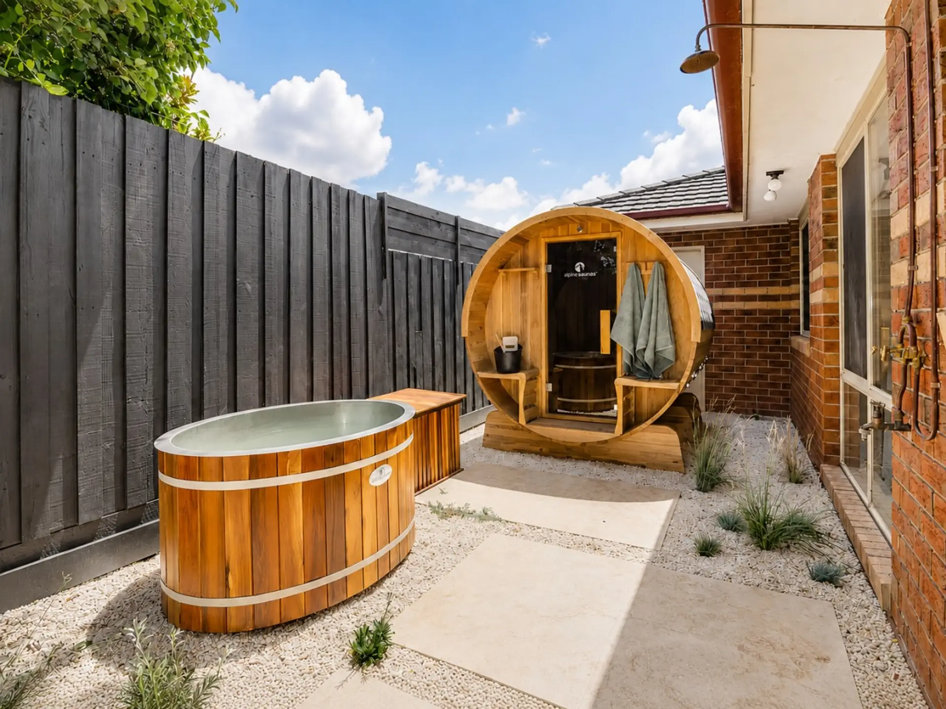 A stylish blend of hot-cold therapy for ultimate rejuvenation.
