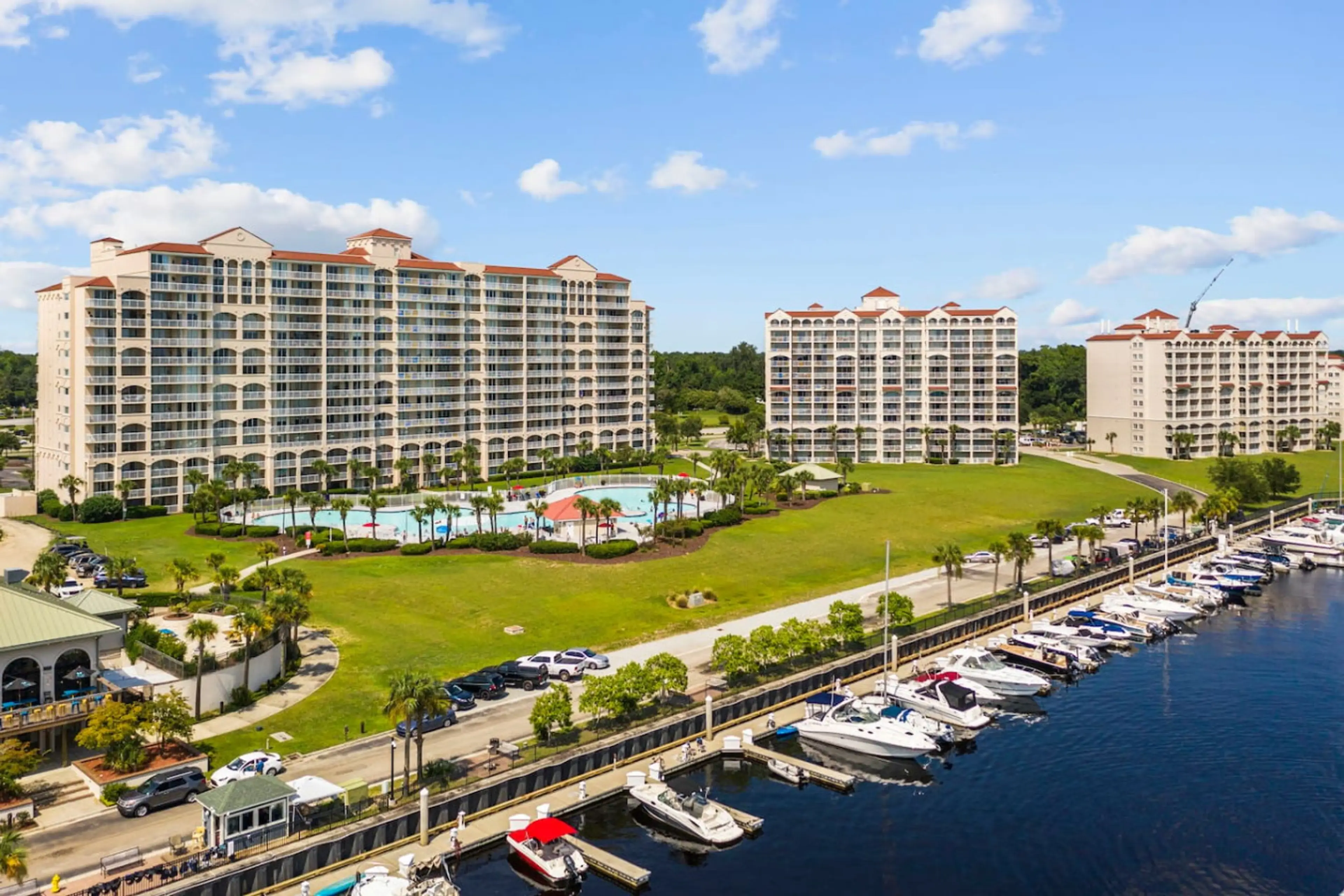 Unique views of the pool, marina and all that is Barefoot