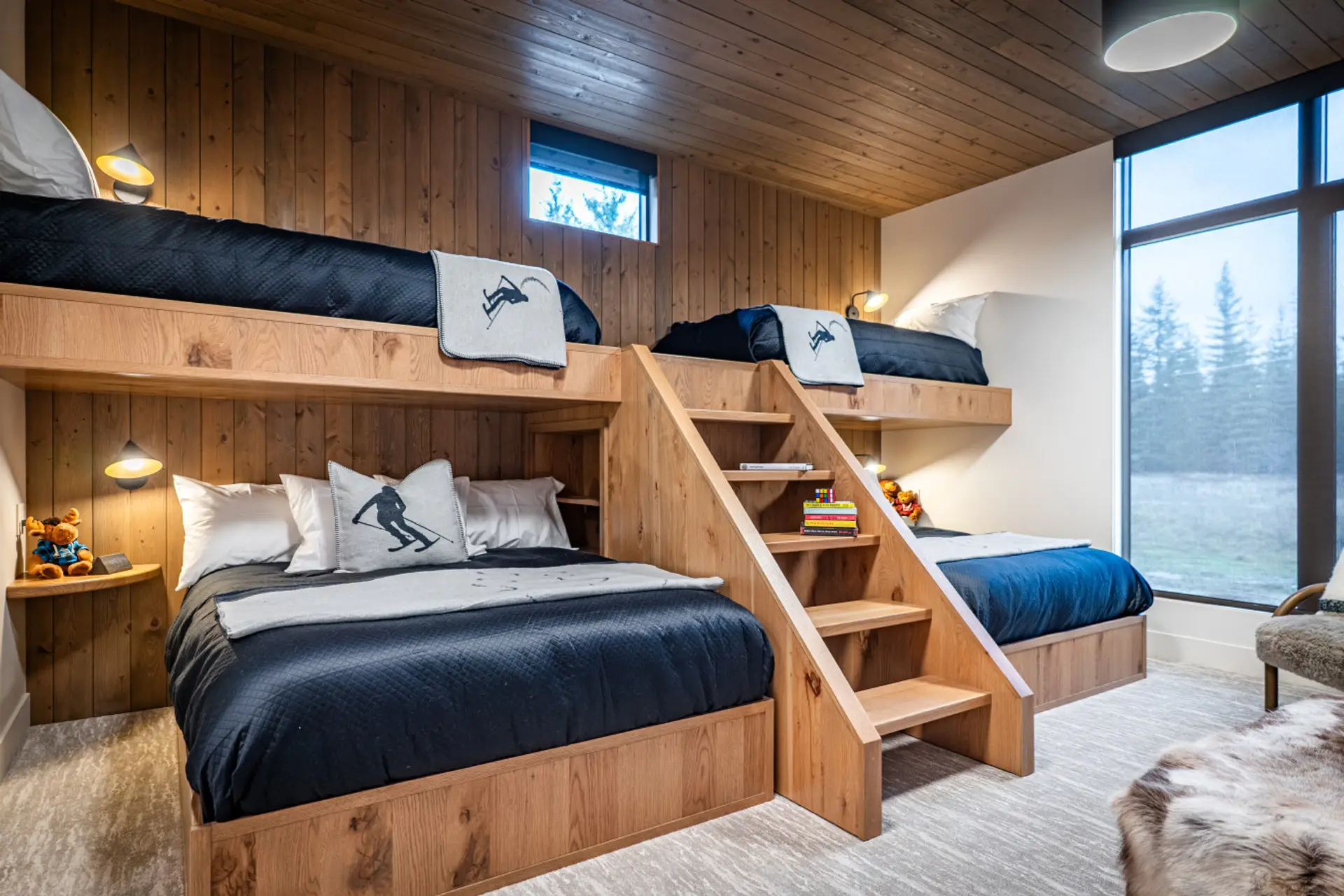 Mountain Lake Chalet - Bunk Bedroom