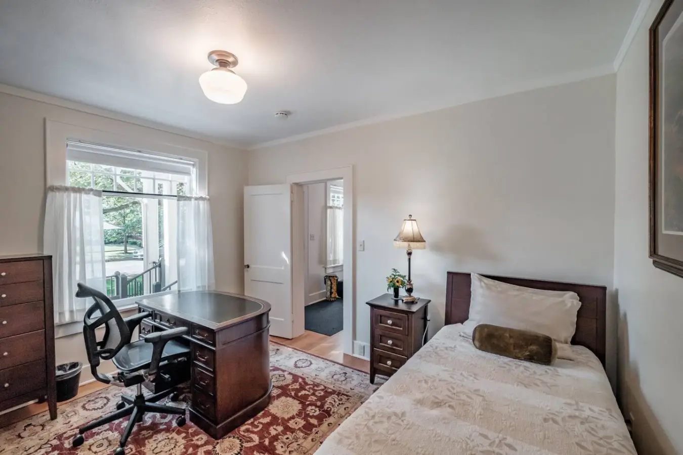 OSU Campus Cottage – Breakfast Included - Image 8