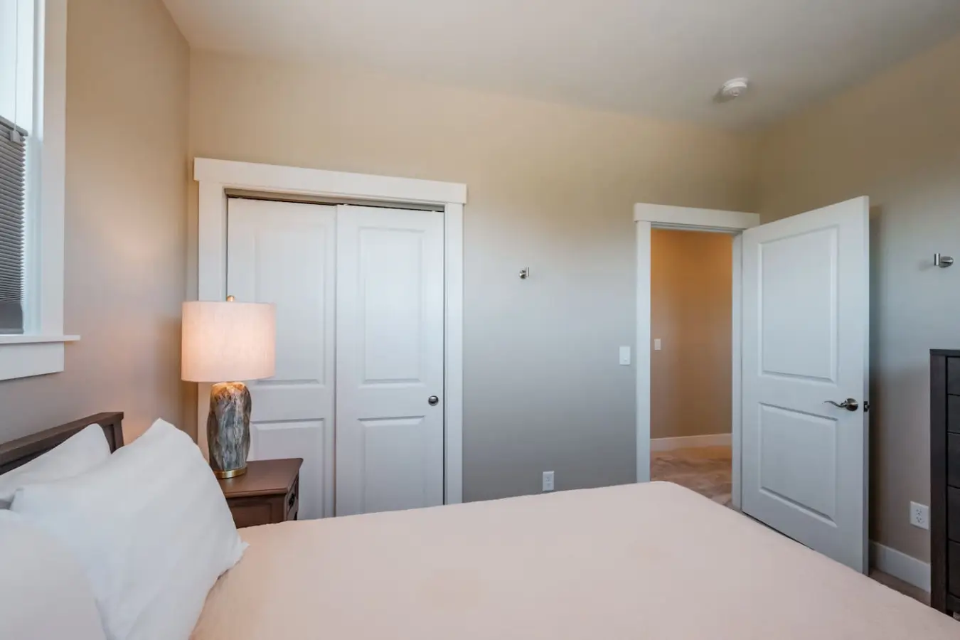 Corvallis Modern Oasis — Breakfast Included - Image 35