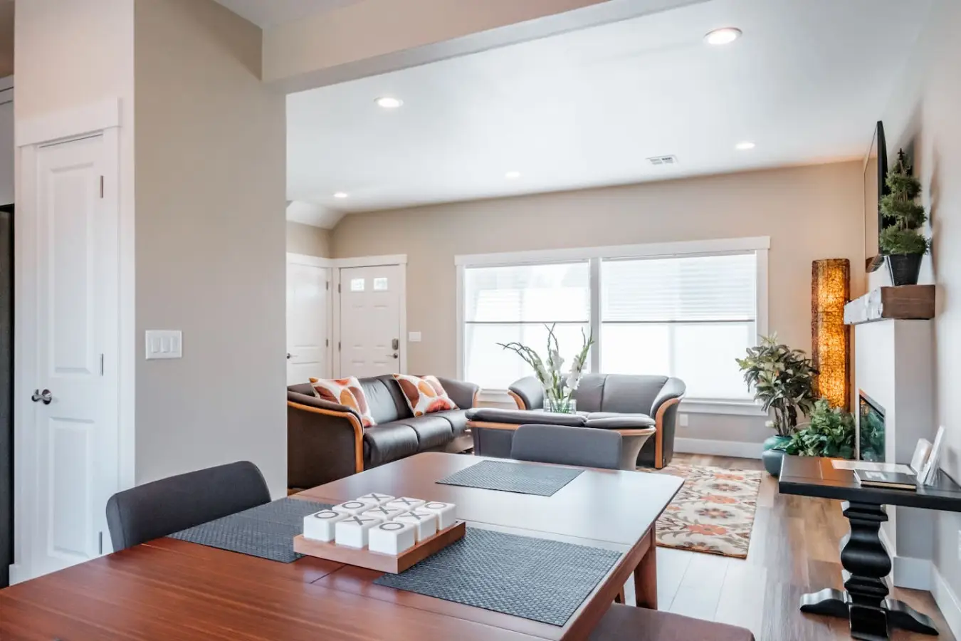 Corvallis Modern Oasis — Breakfast Included - Image 1