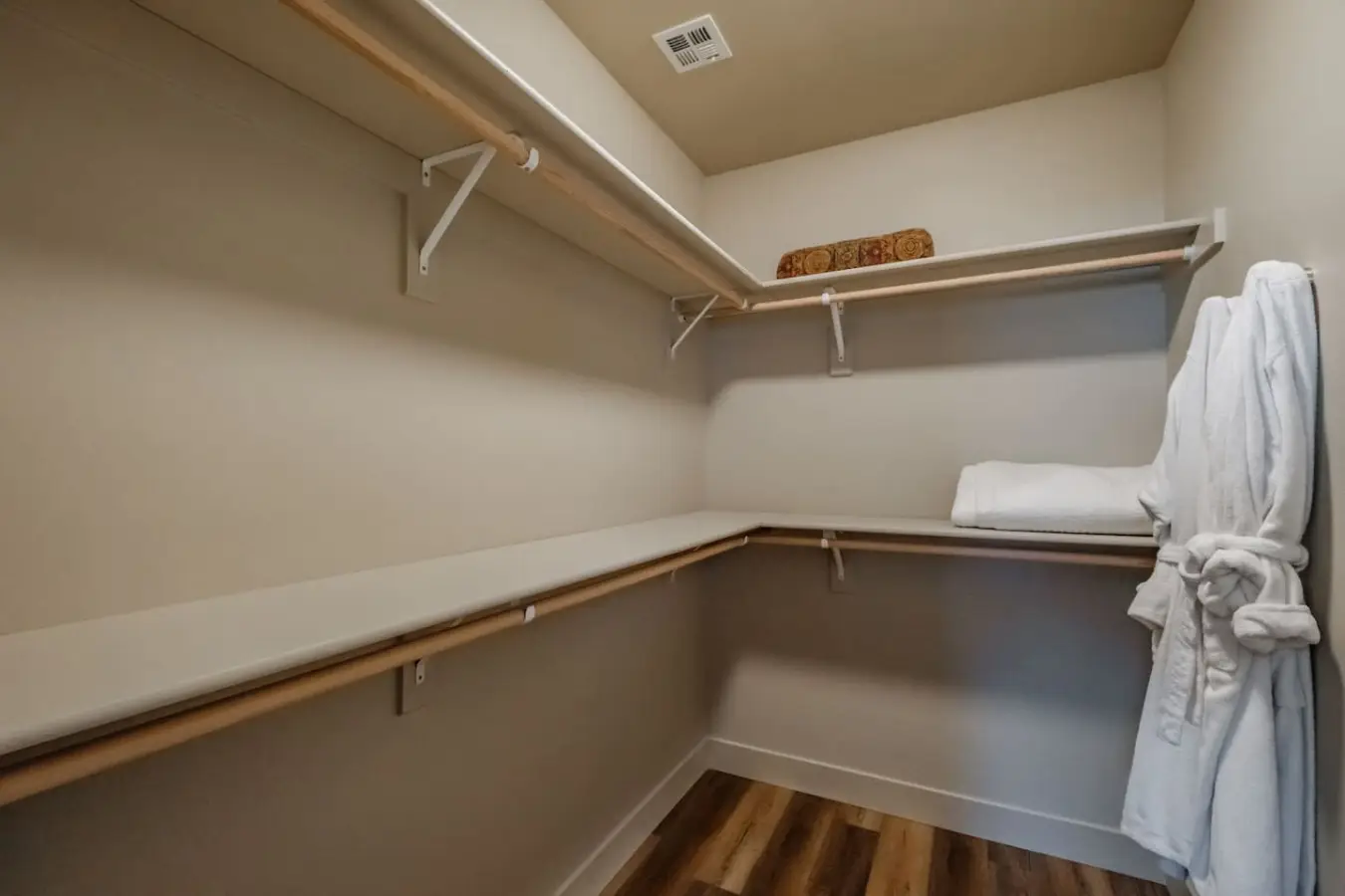 Corvallis Modern Oasis — Breakfast Included - Image 25