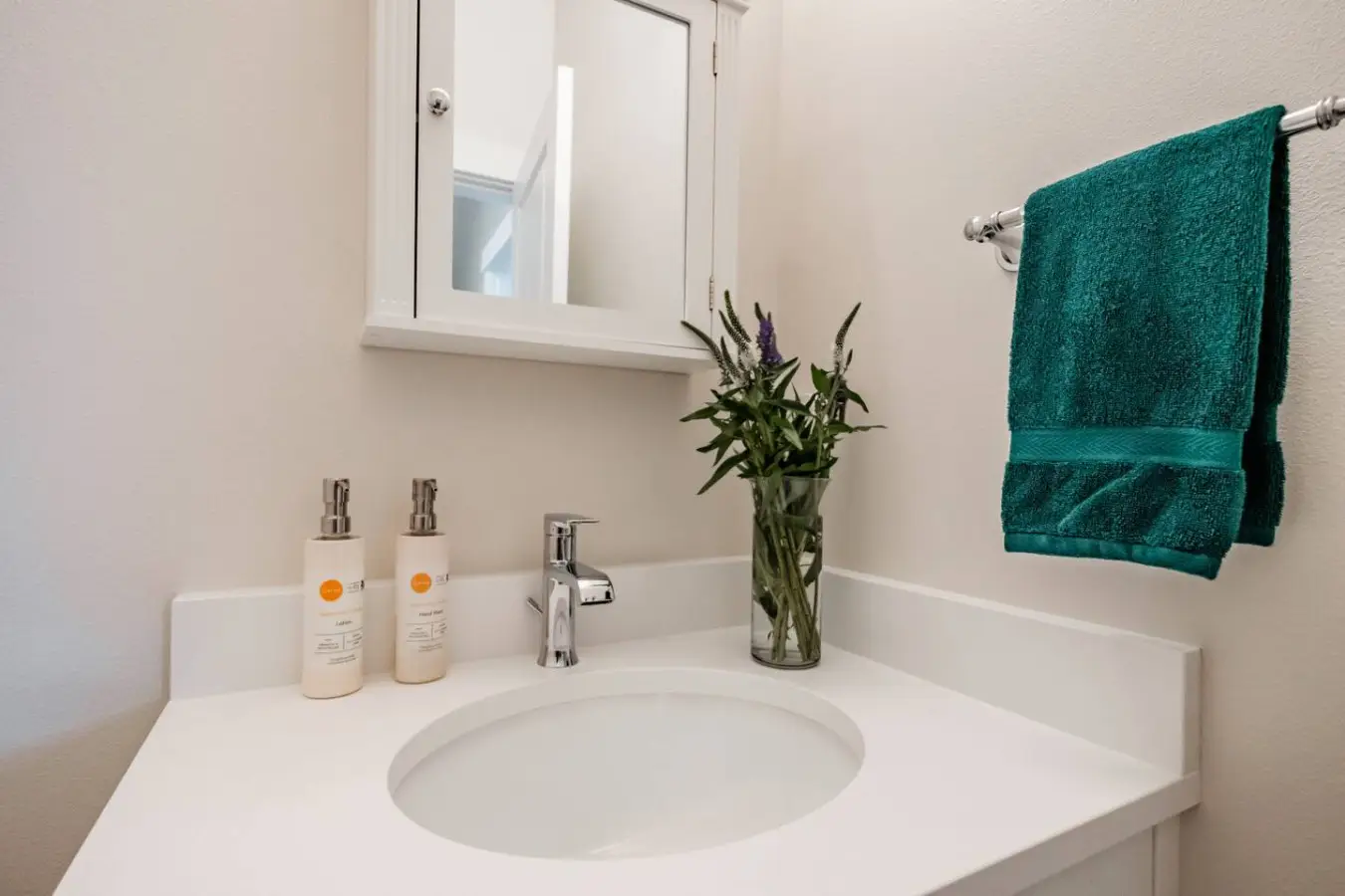 Corvallis Modern Oasis — Breakfast Included - Image 56