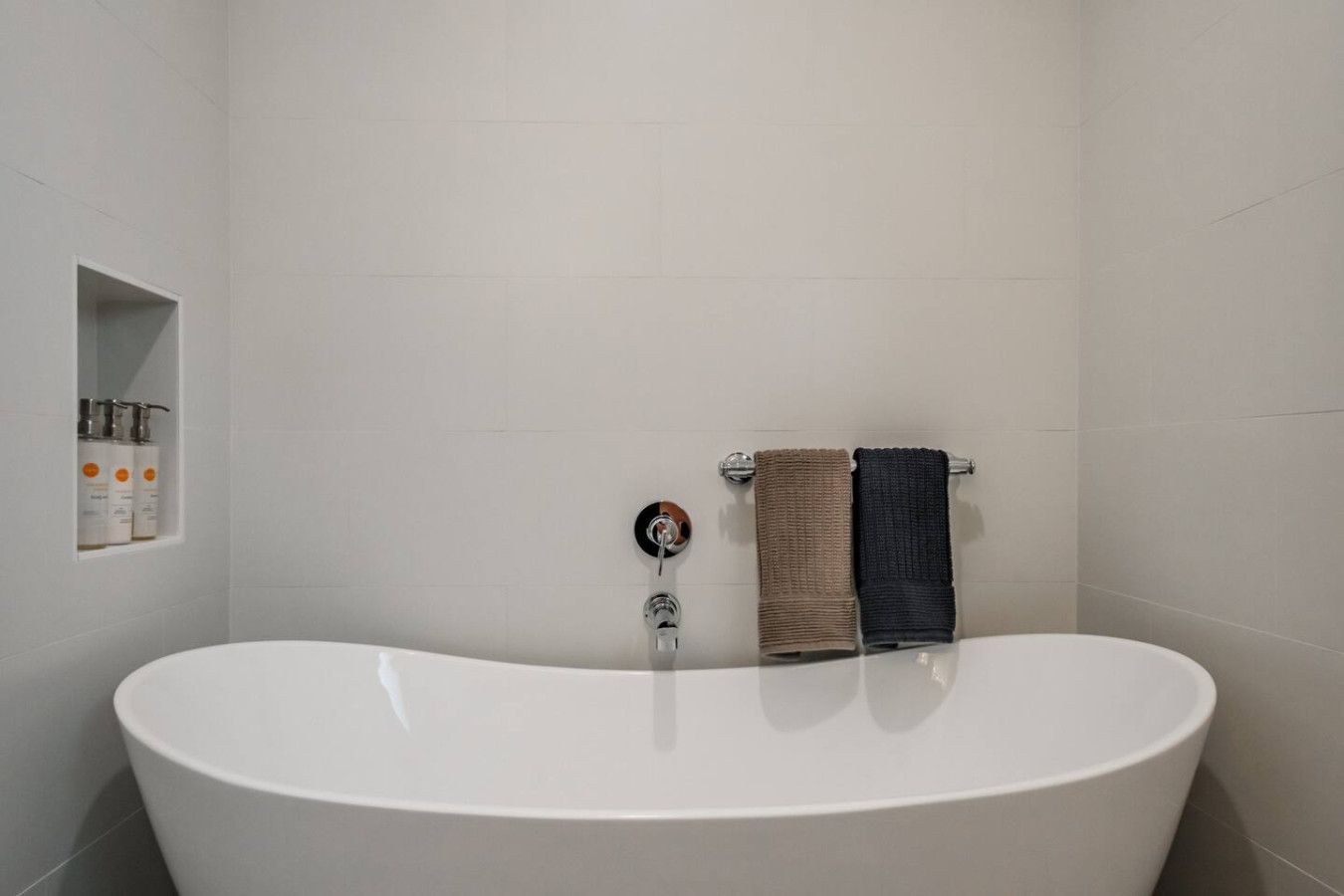 Corvallis Modern Oasis — Breakfast Included - Image 4