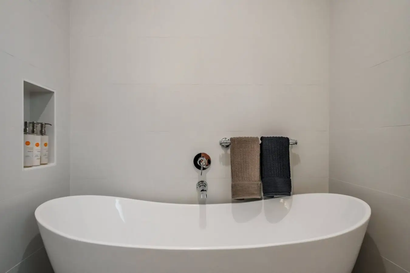 Corvallis Modern Oasis — Breakfast Included - Image 4