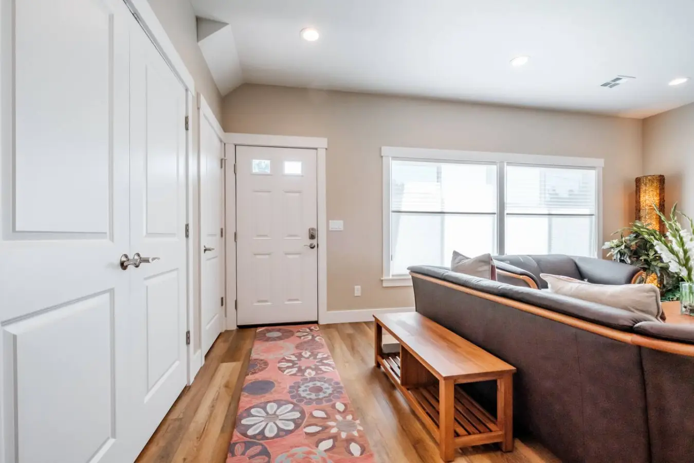 Corvallis Modern Oasis — Breakfast Included - Image 10