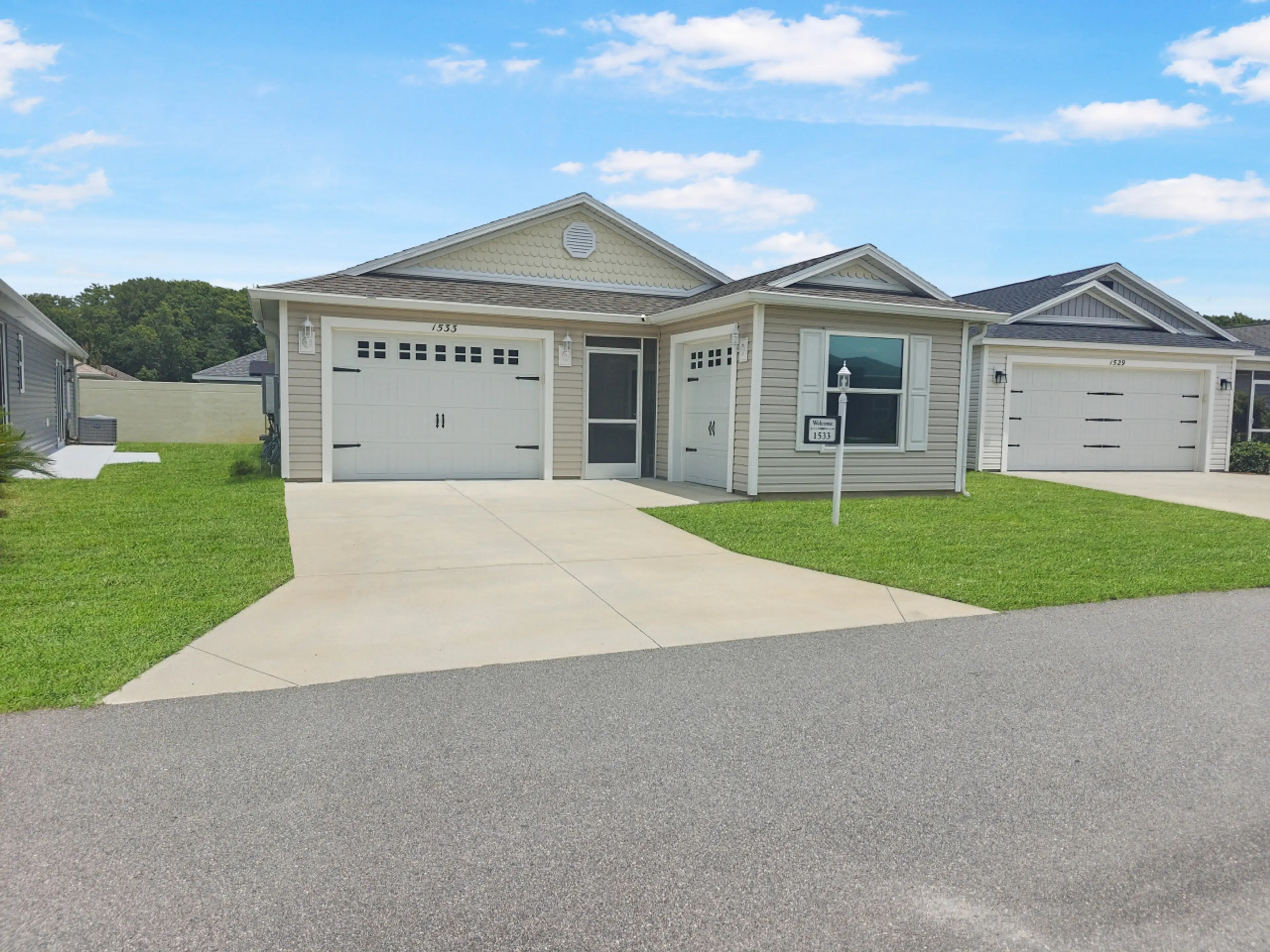 Street View (driveway side)