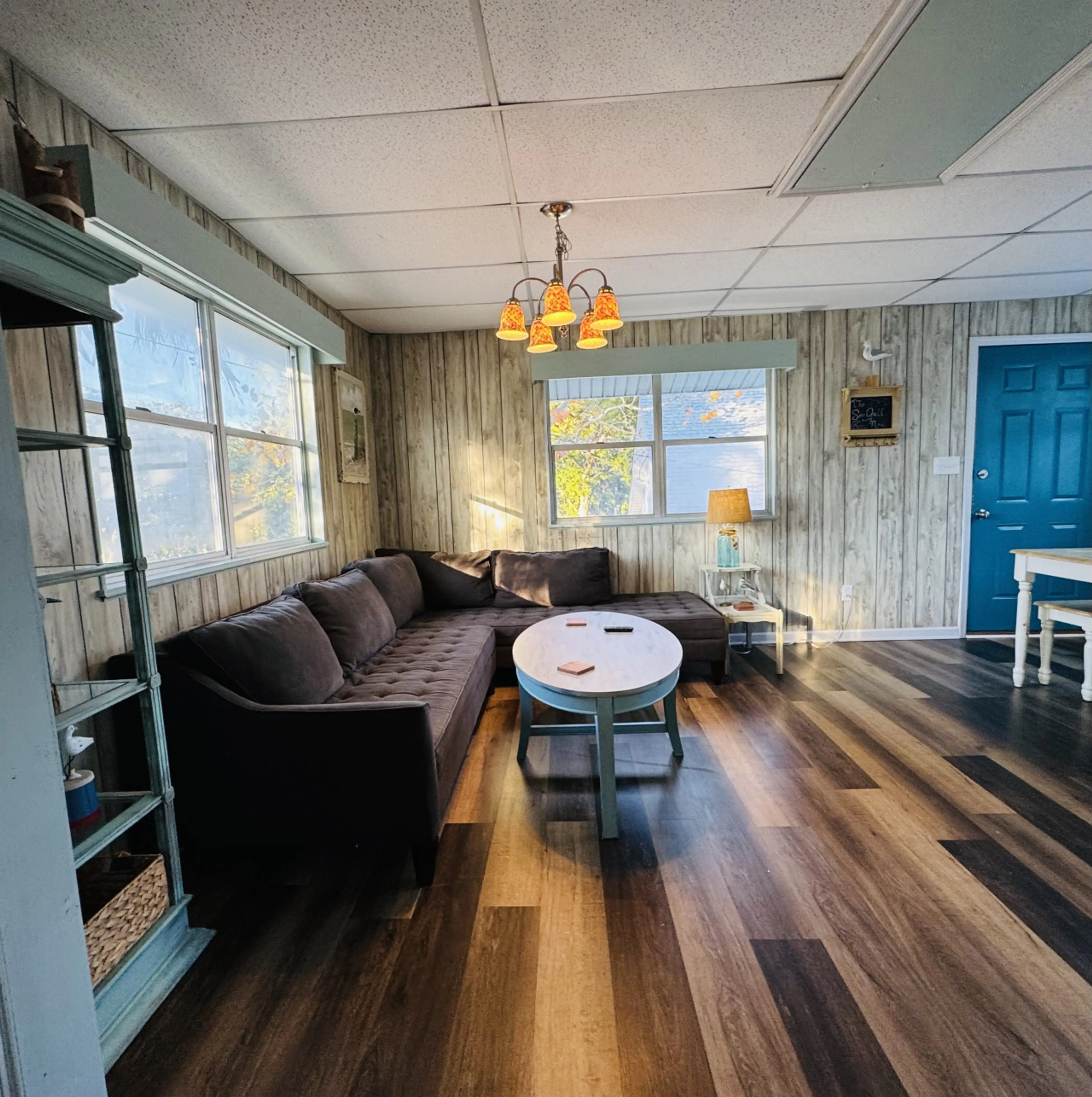 Seagull's Nest  - Living room with sectional and smart TV