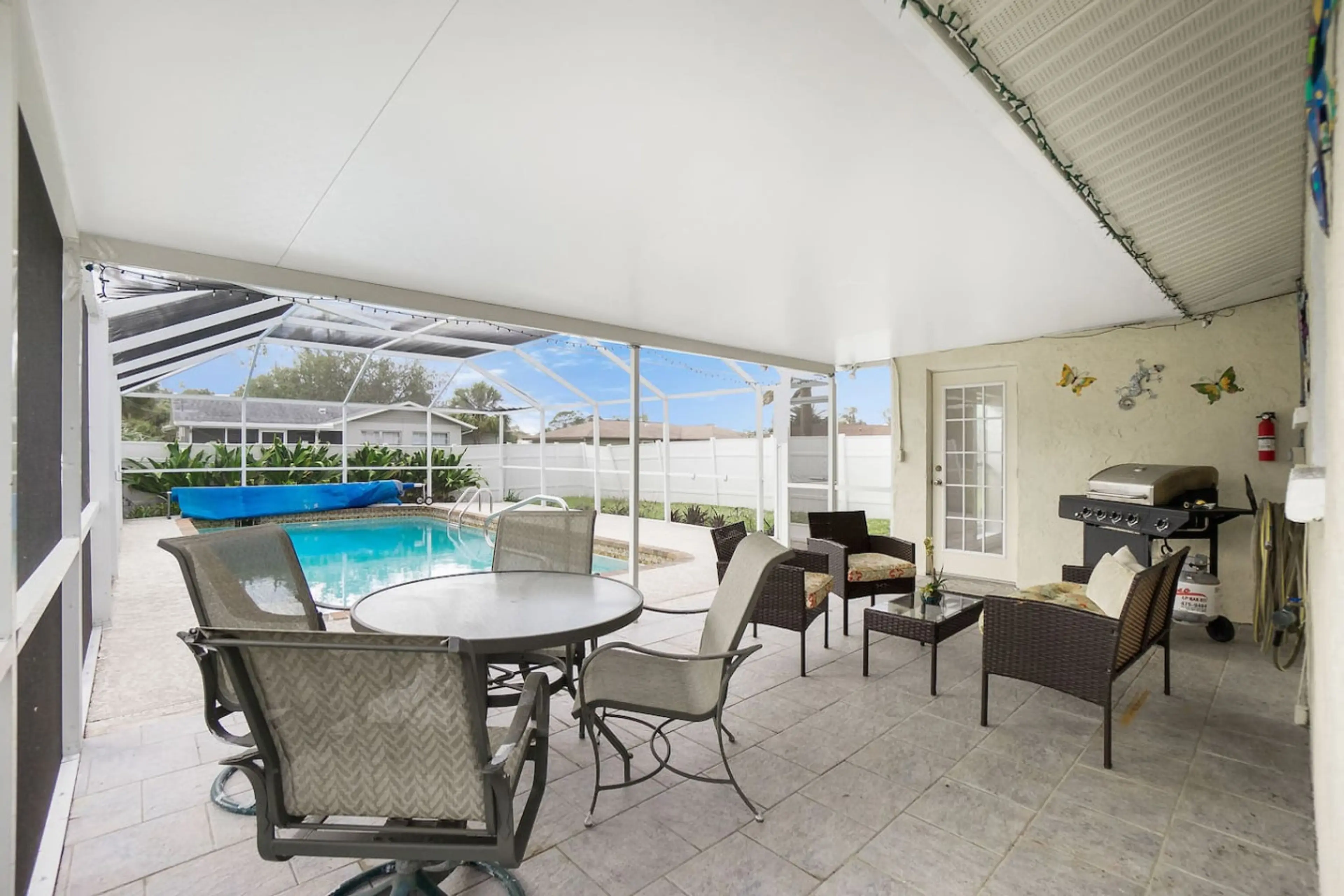 Outdoor Dining Area Seating for Four