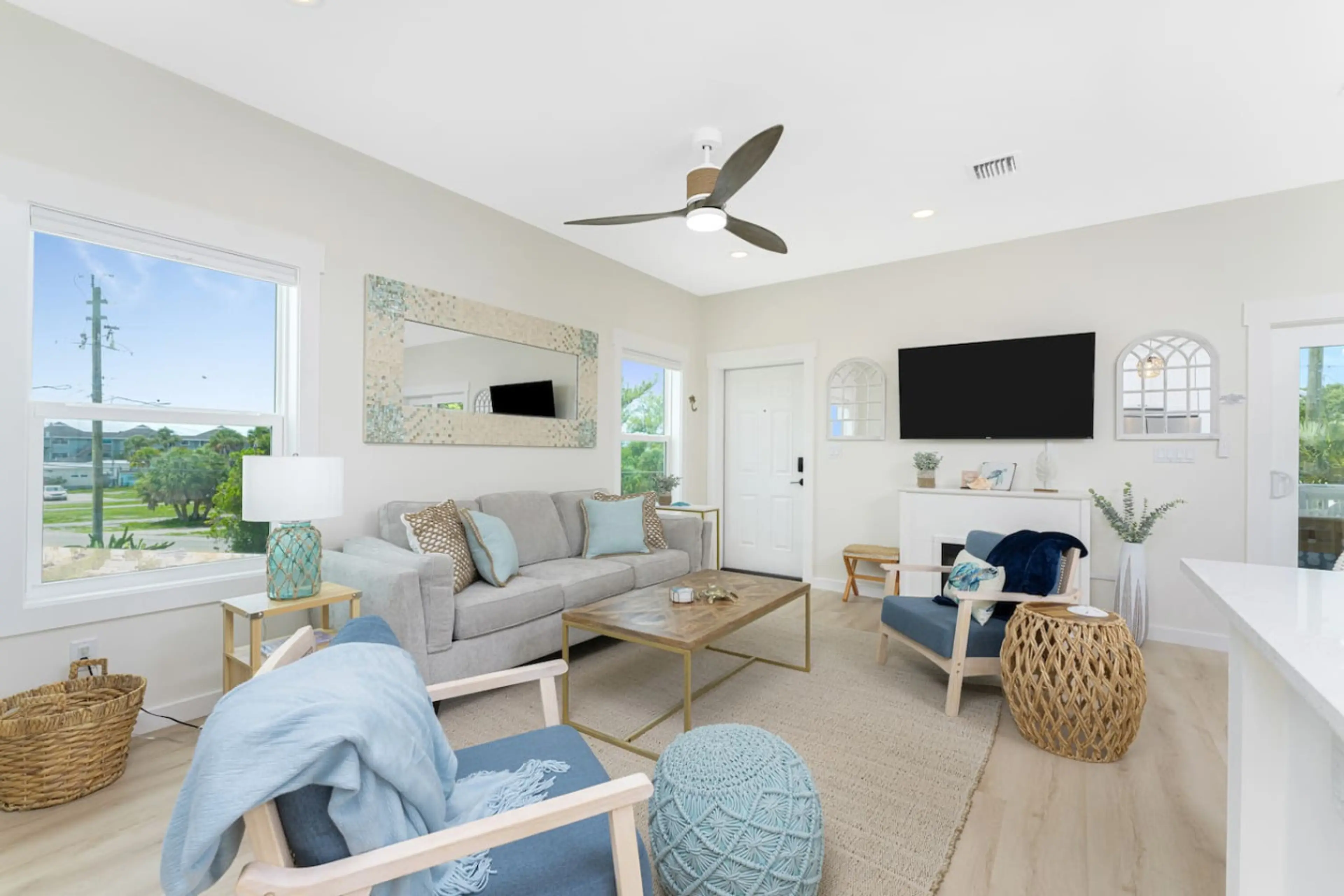 Living Room with Queen Sofa Bed and Smart TV with Cable TV