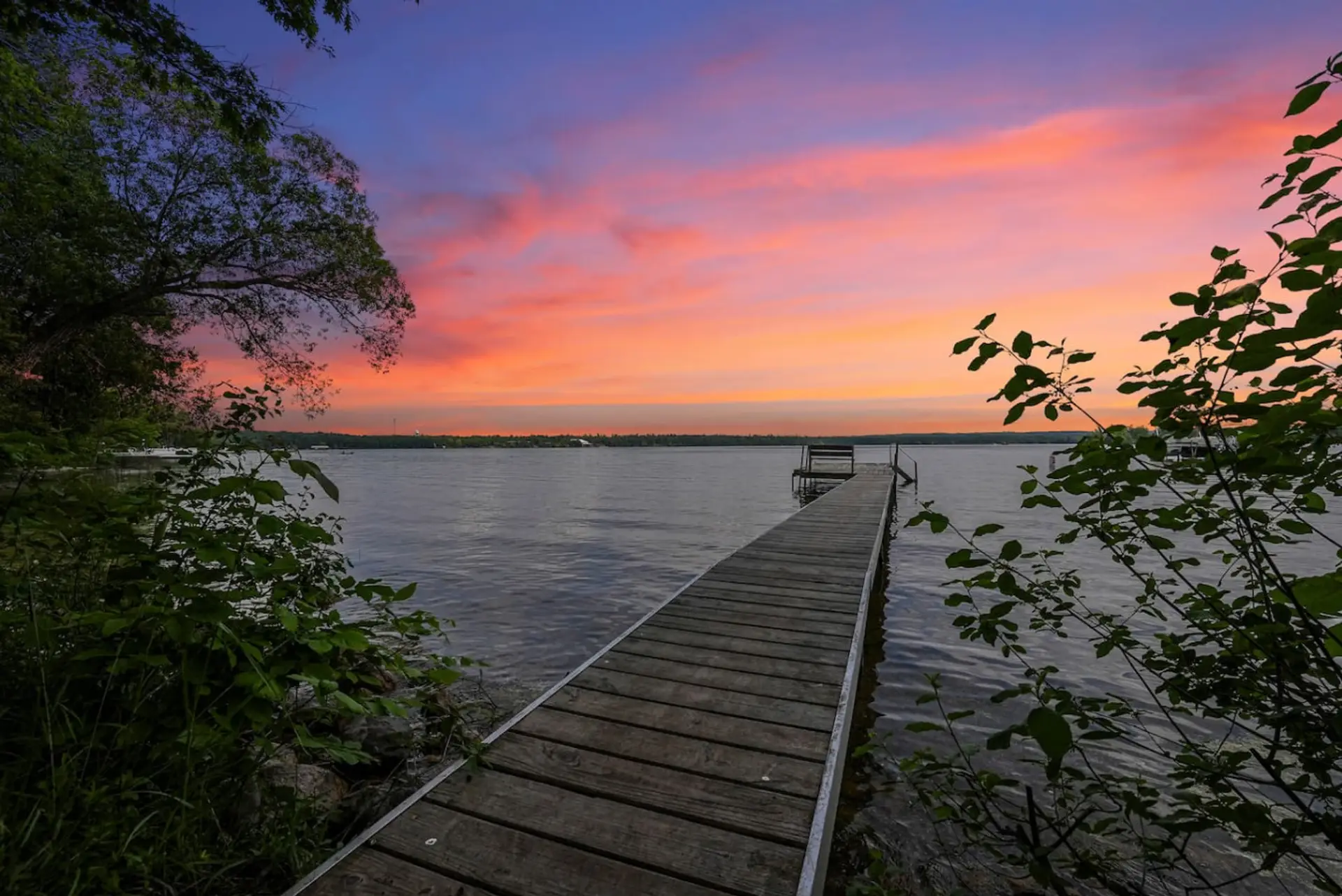 Green Lakes boat launch and swim spot walking distance.