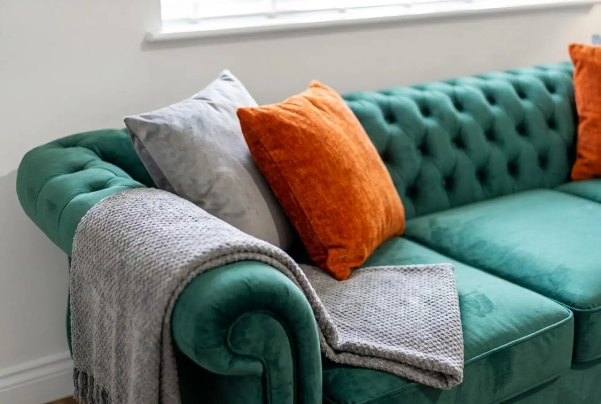 01_LivingRoom_SofaCorner
