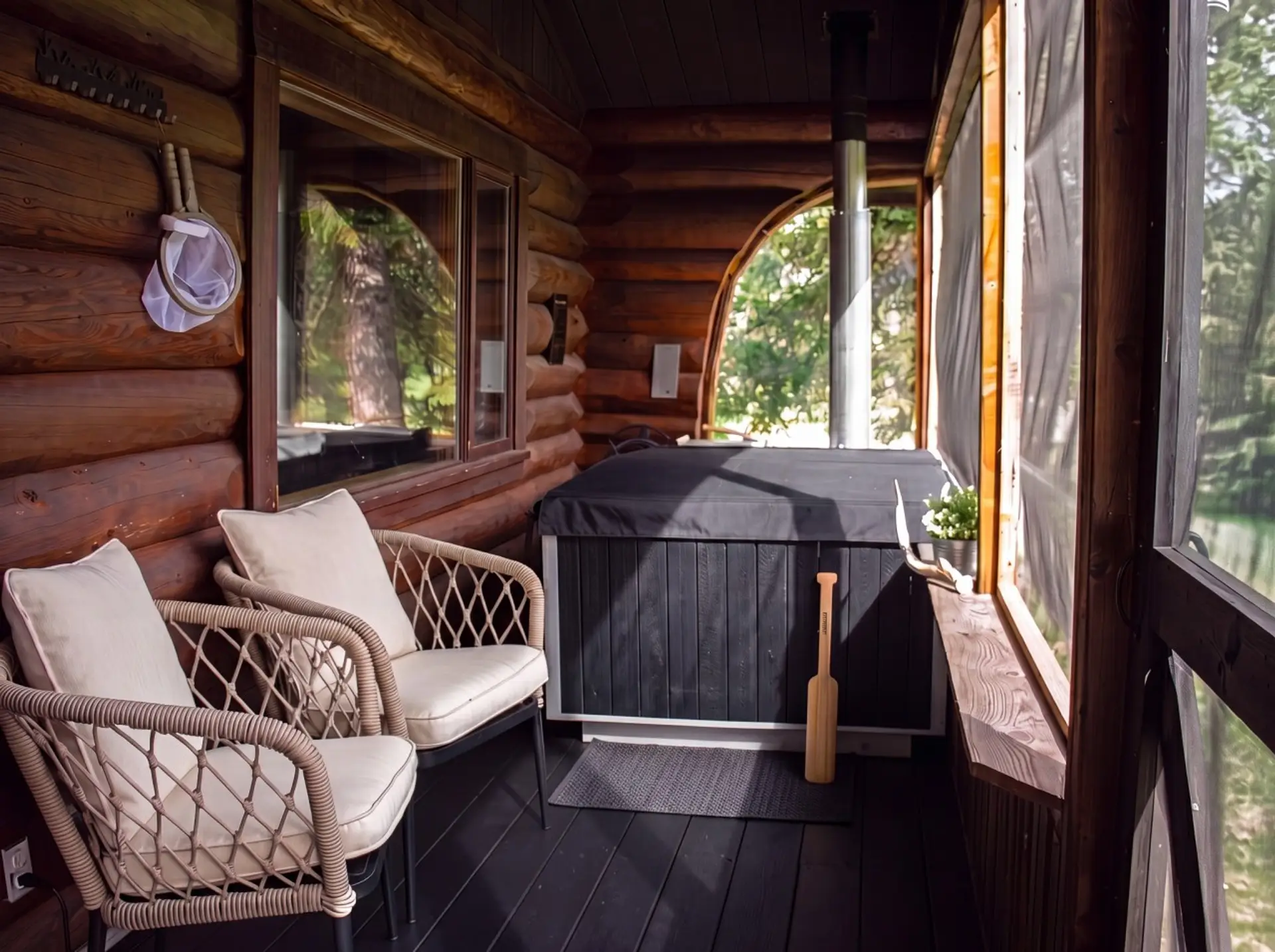 C-13 Porch with hottub