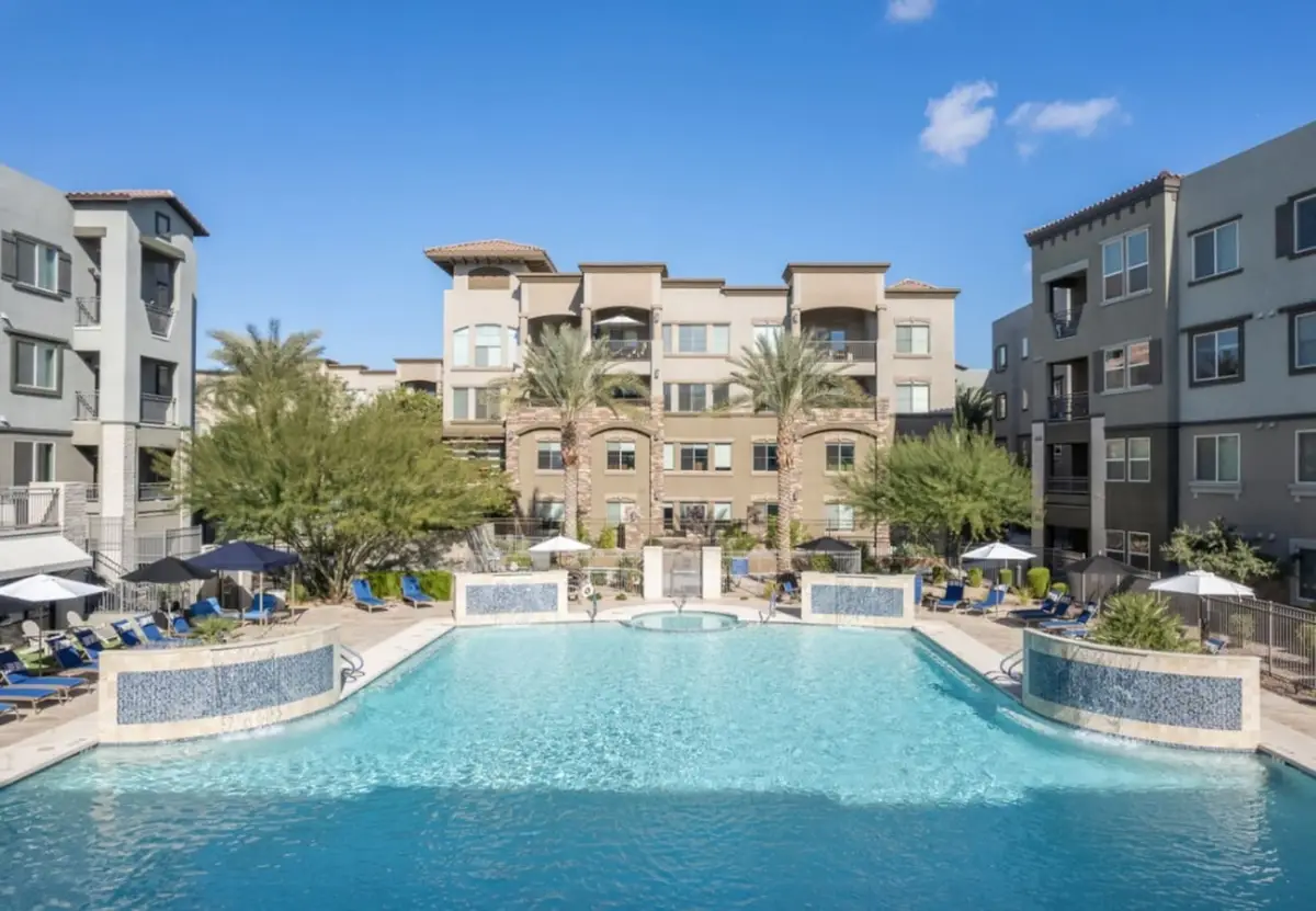 Luxury Resort Apt | Jacuzzi | Pool | Gym