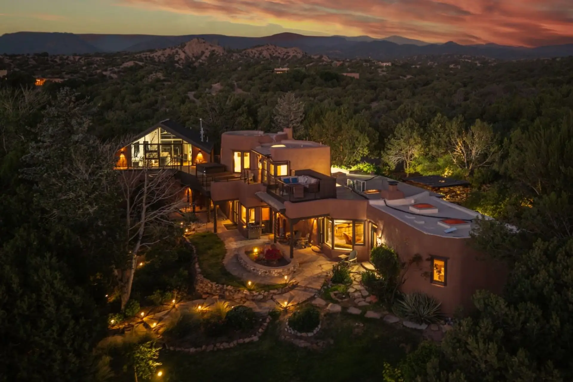 Main house and Studio view in every directions