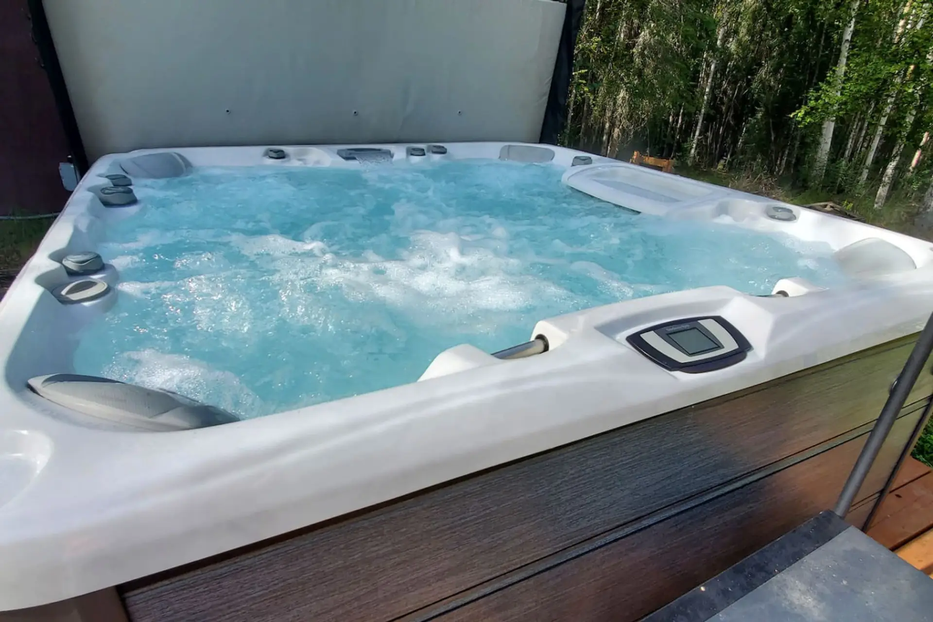 Soothing jets abound.  Each seating position has a different massage pattern.  Please read the "Hot Tub Guide" before using the hot tub spa.  Enjoy!