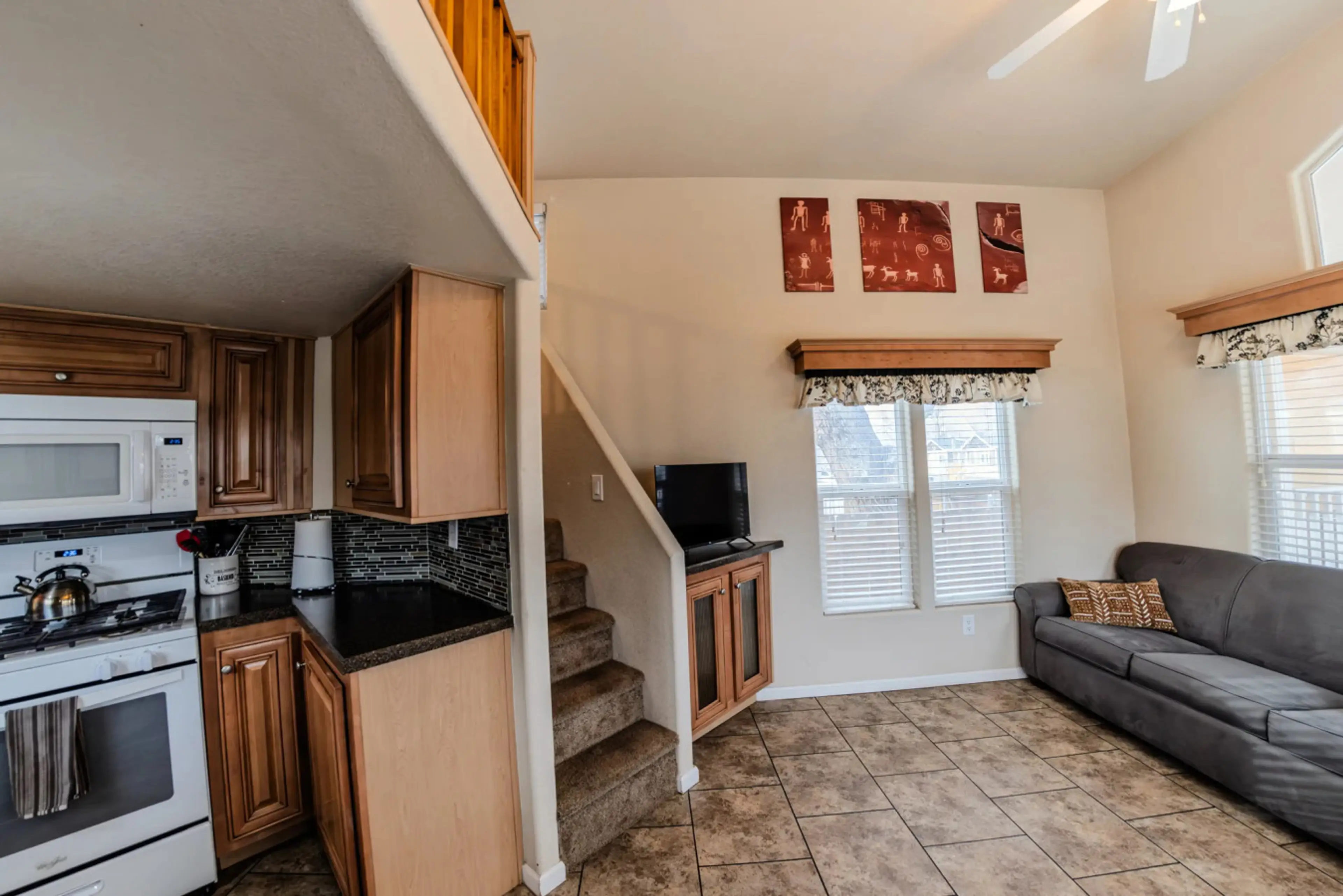 Cozy living at Petroglyph Point Cabin in Moab, UT