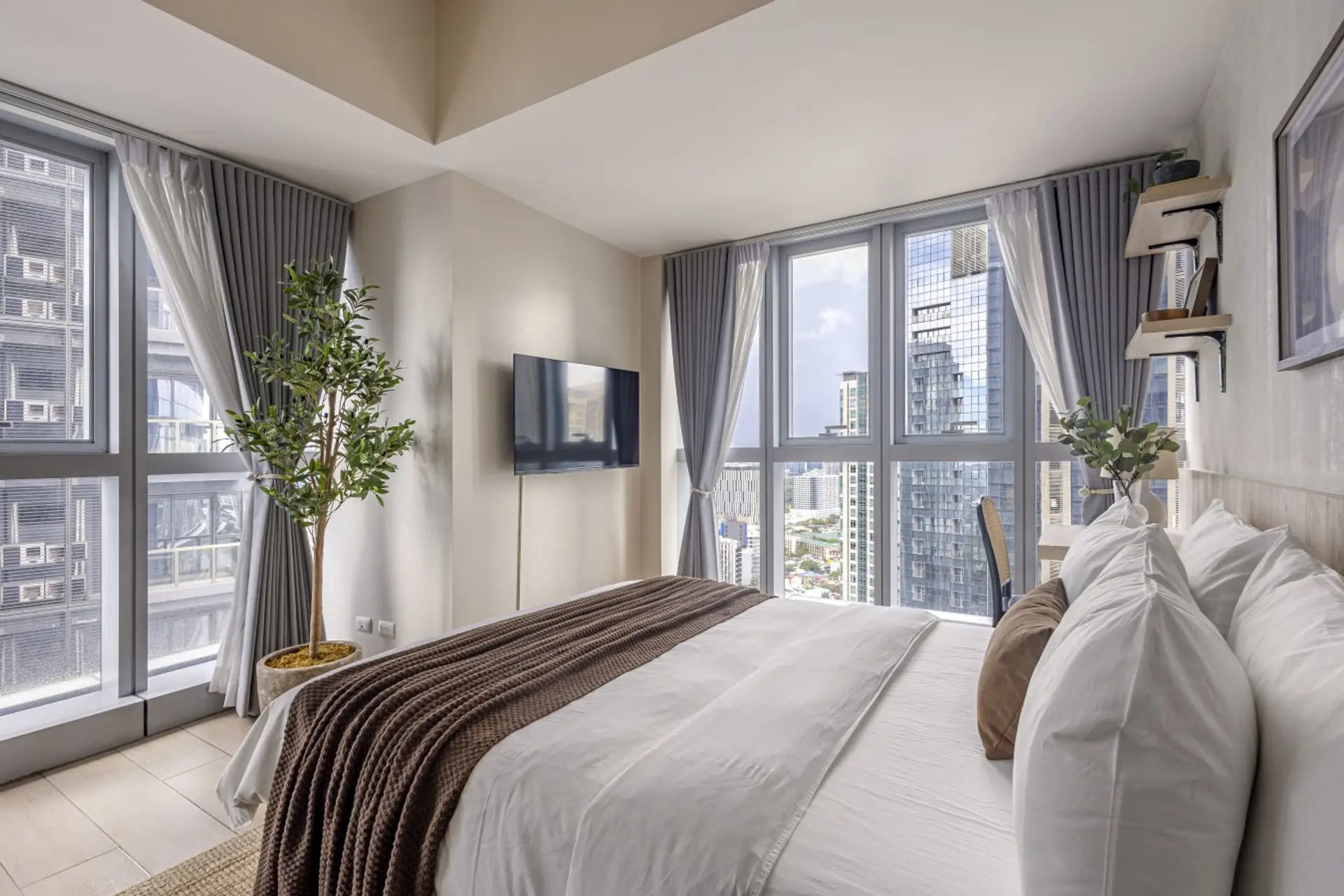 Master Corner Bedroom