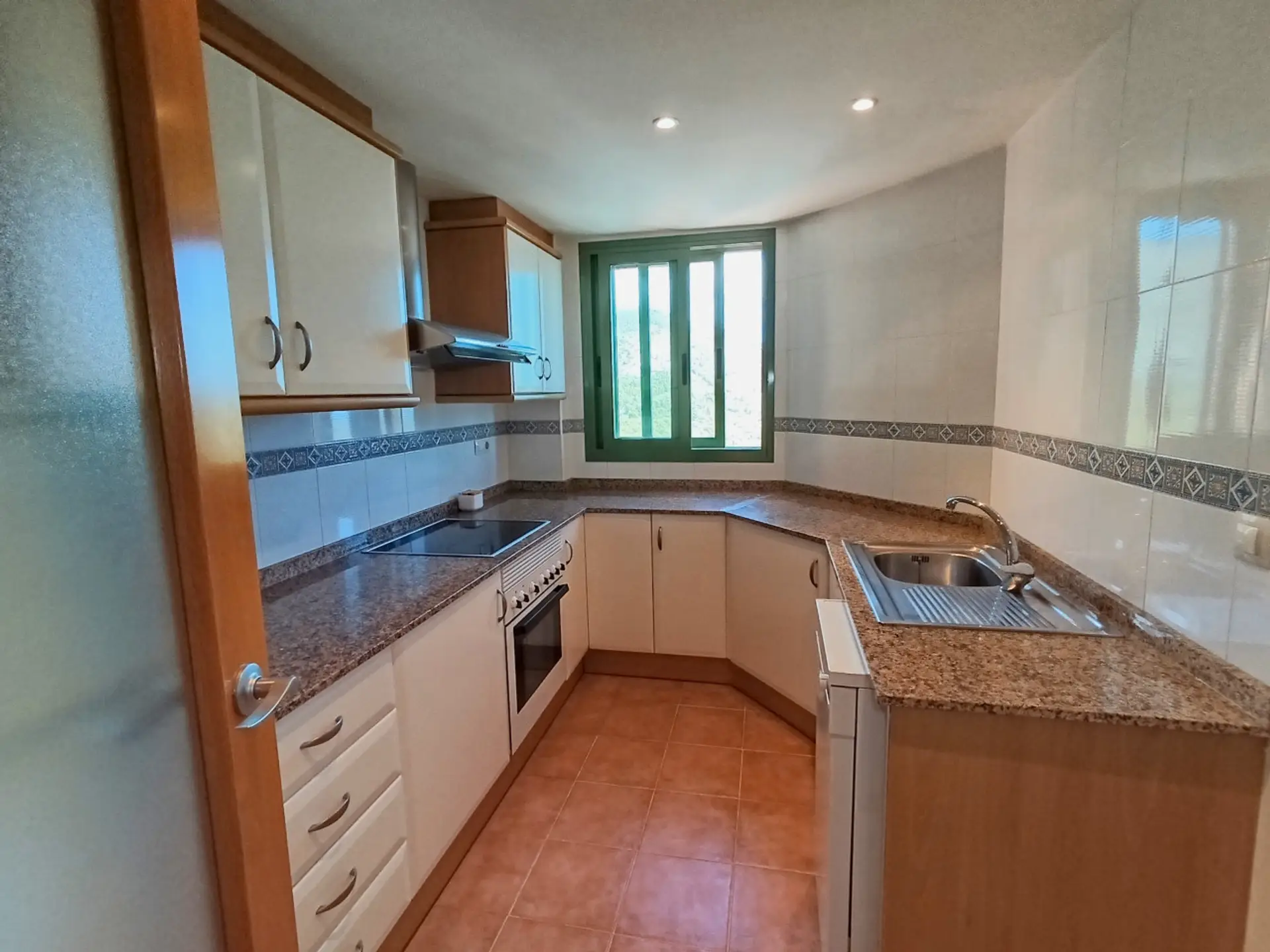 cocina, horno, lavavajillas, nevera, vitrocerámica