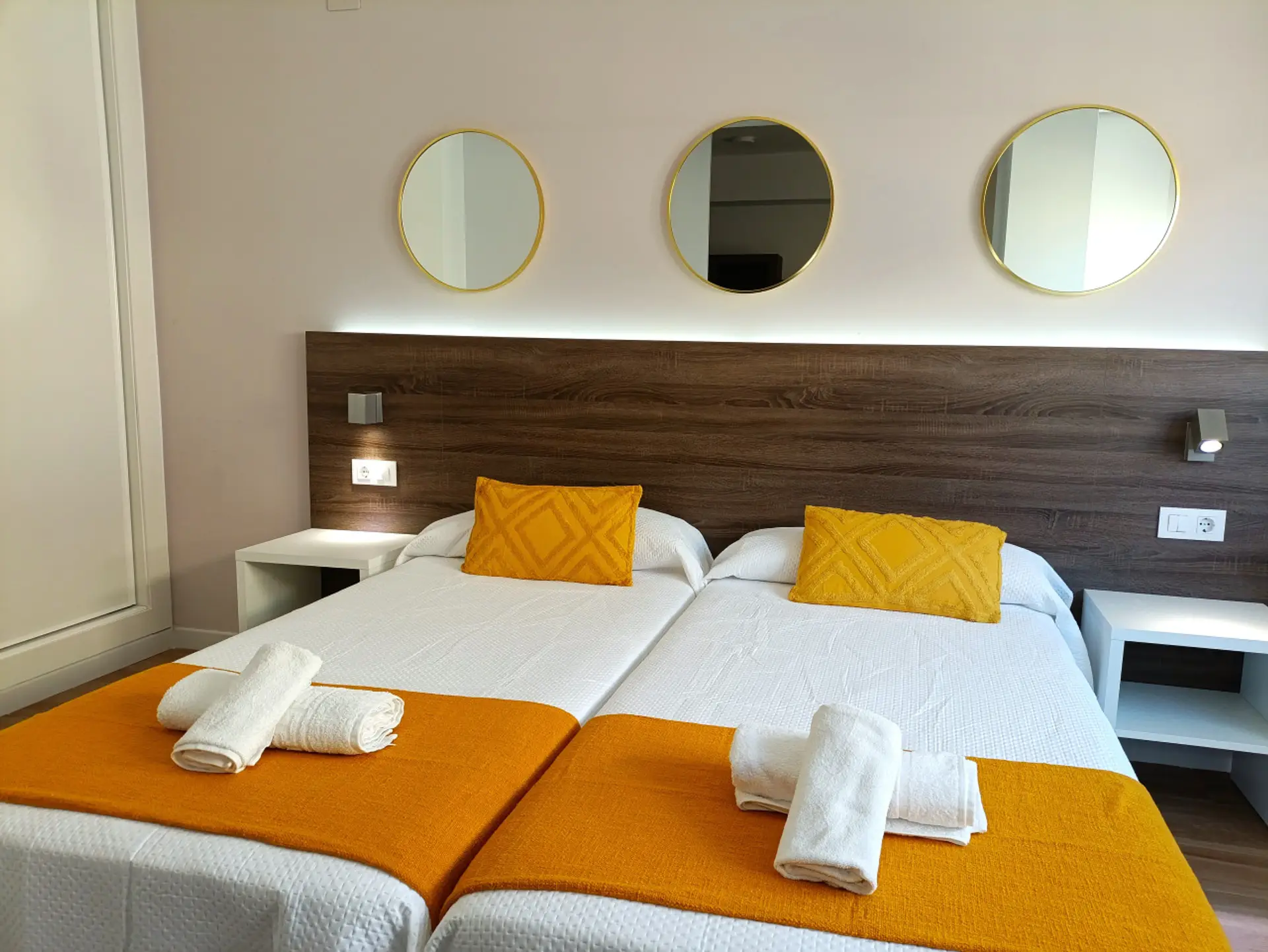 Dormitorio, cama doble