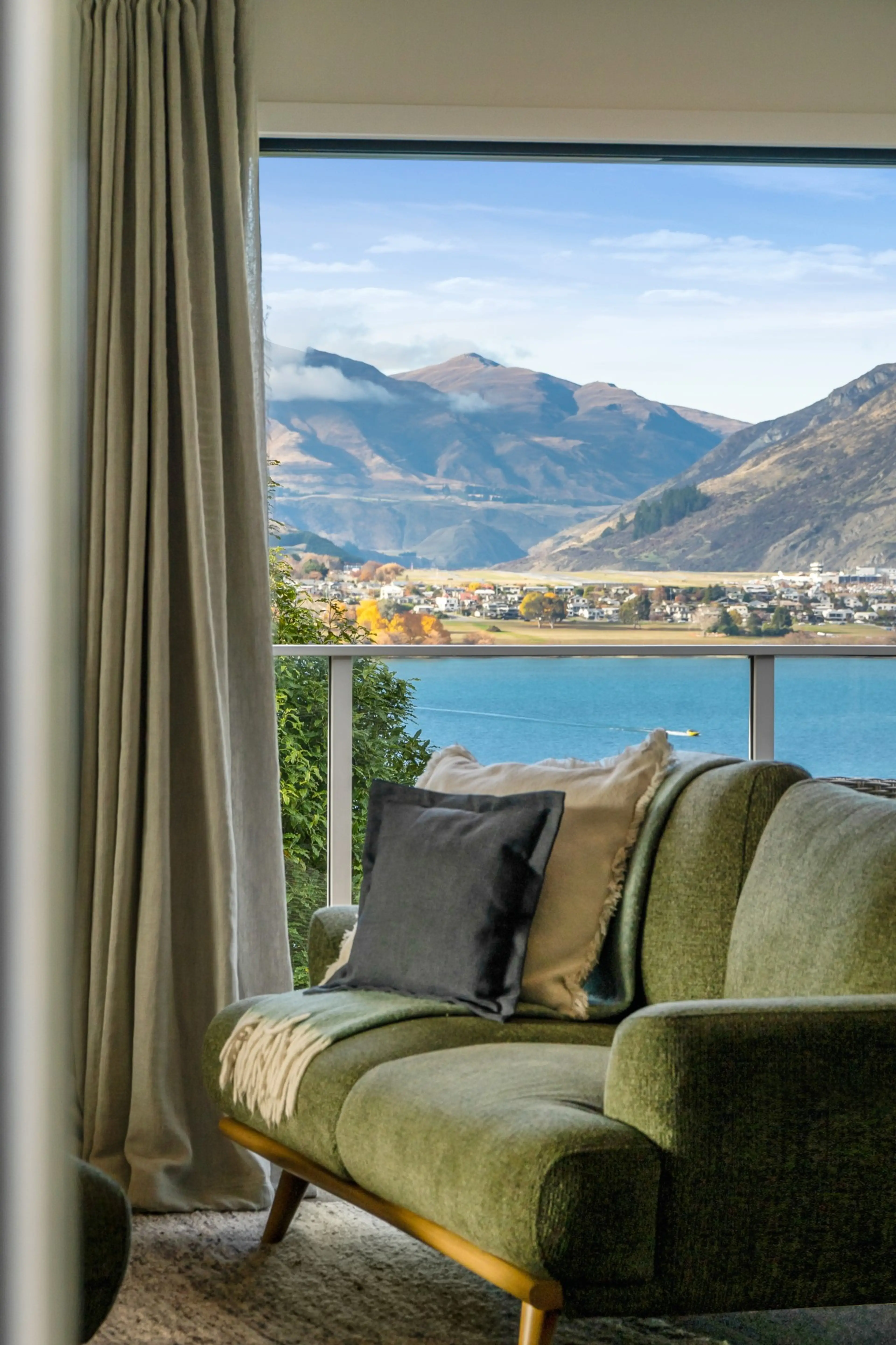 Living Room views towards Gibbston Valley