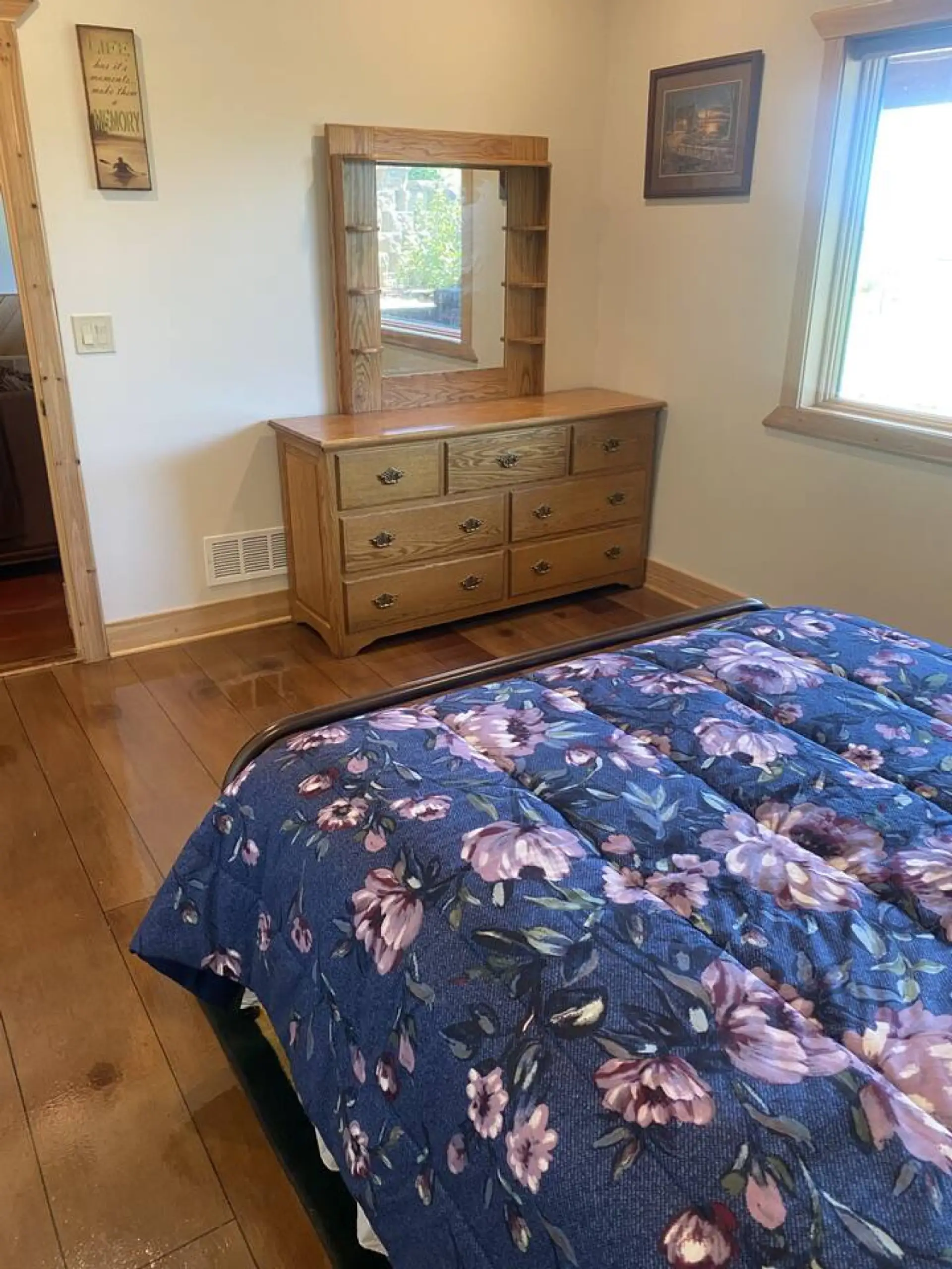 Queen Suite Dresser