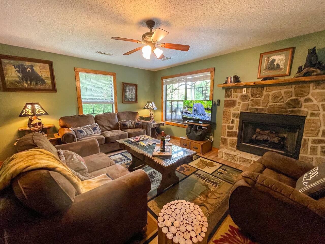 Hot Tub Panoramic Views Pet-Friendly Retreat