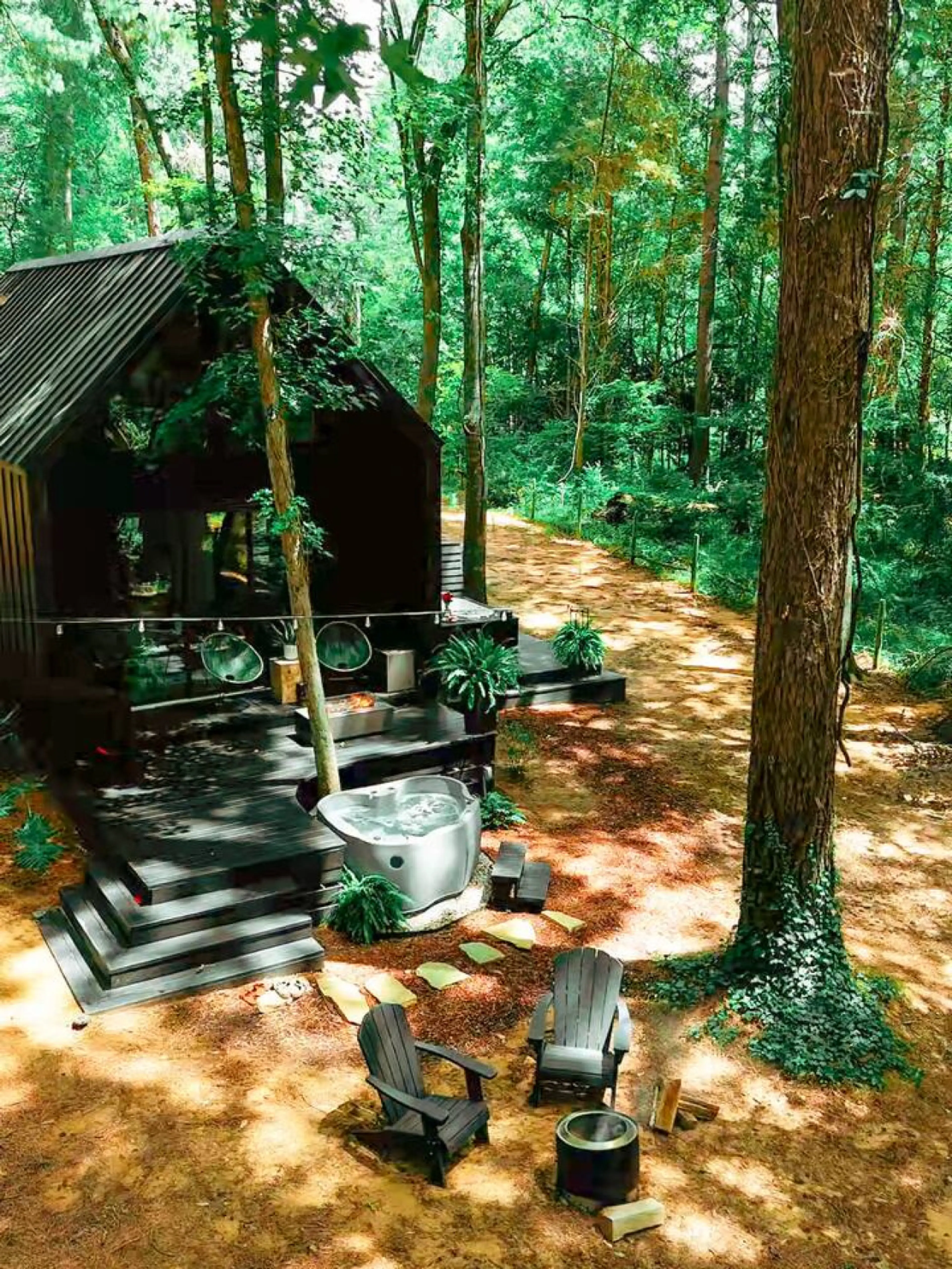 A peaceful forest setting designed for slow mornings, warm soaks, and total privacy.