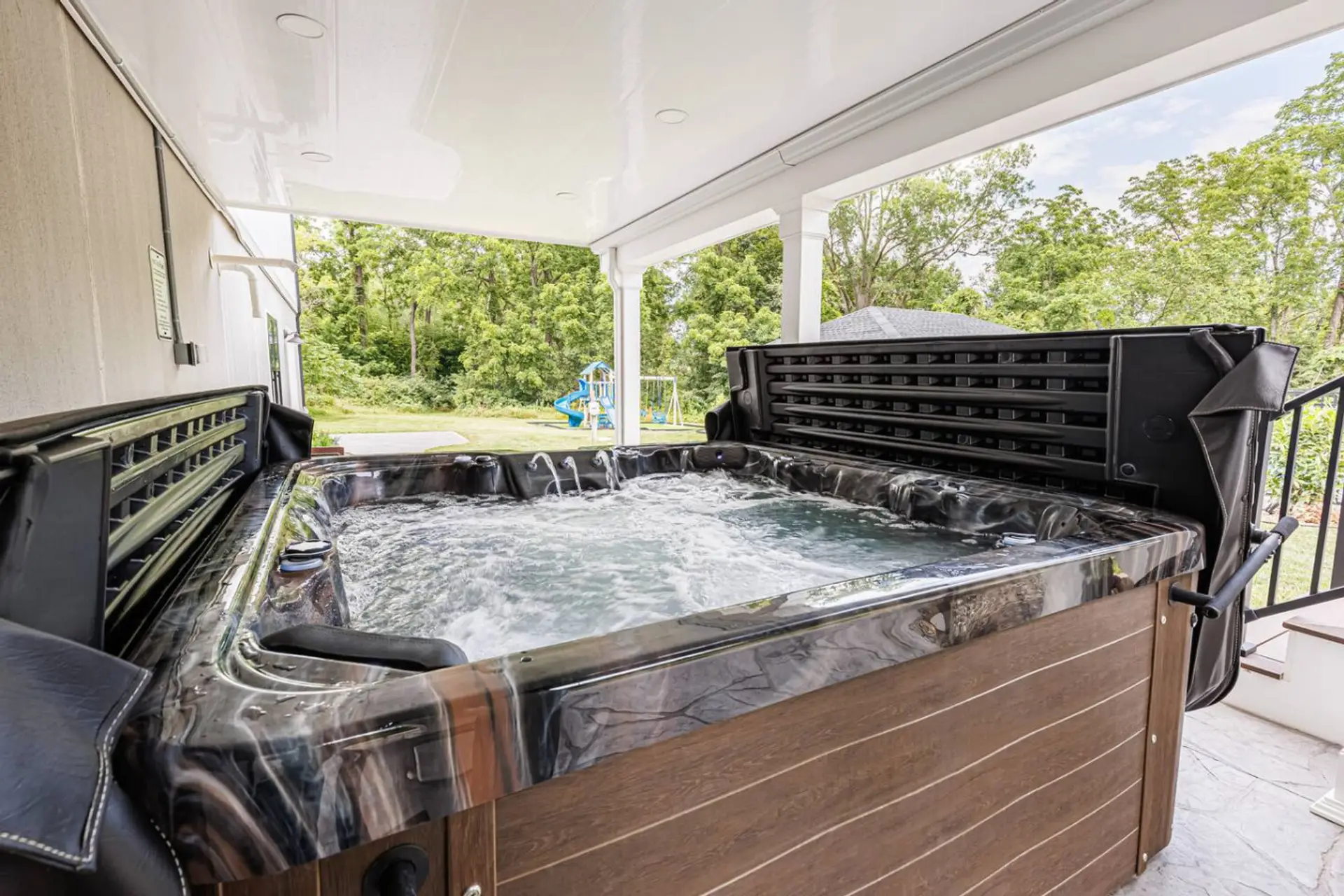 Private Hot Tub available all year