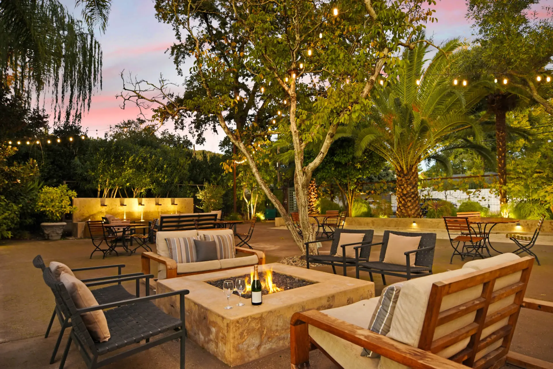 Bella @ Bungalow 313 Sonoma Vacation Rental- Communial Area - Bocce Court, Fire Pit and more