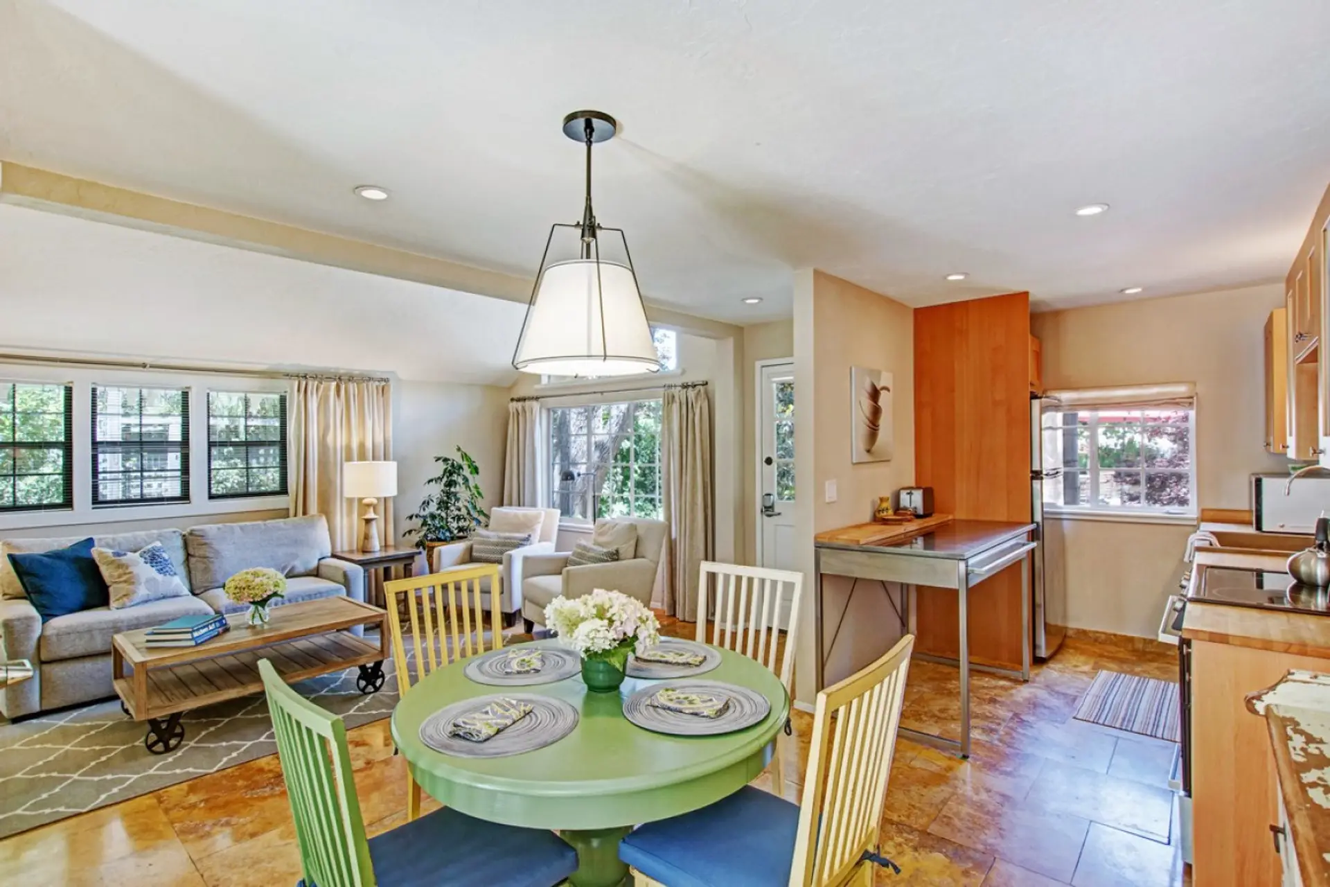 Vita @ Bungalow 313 Sonoma Vacation Rental - Kitchen, Dining Area and Living Room