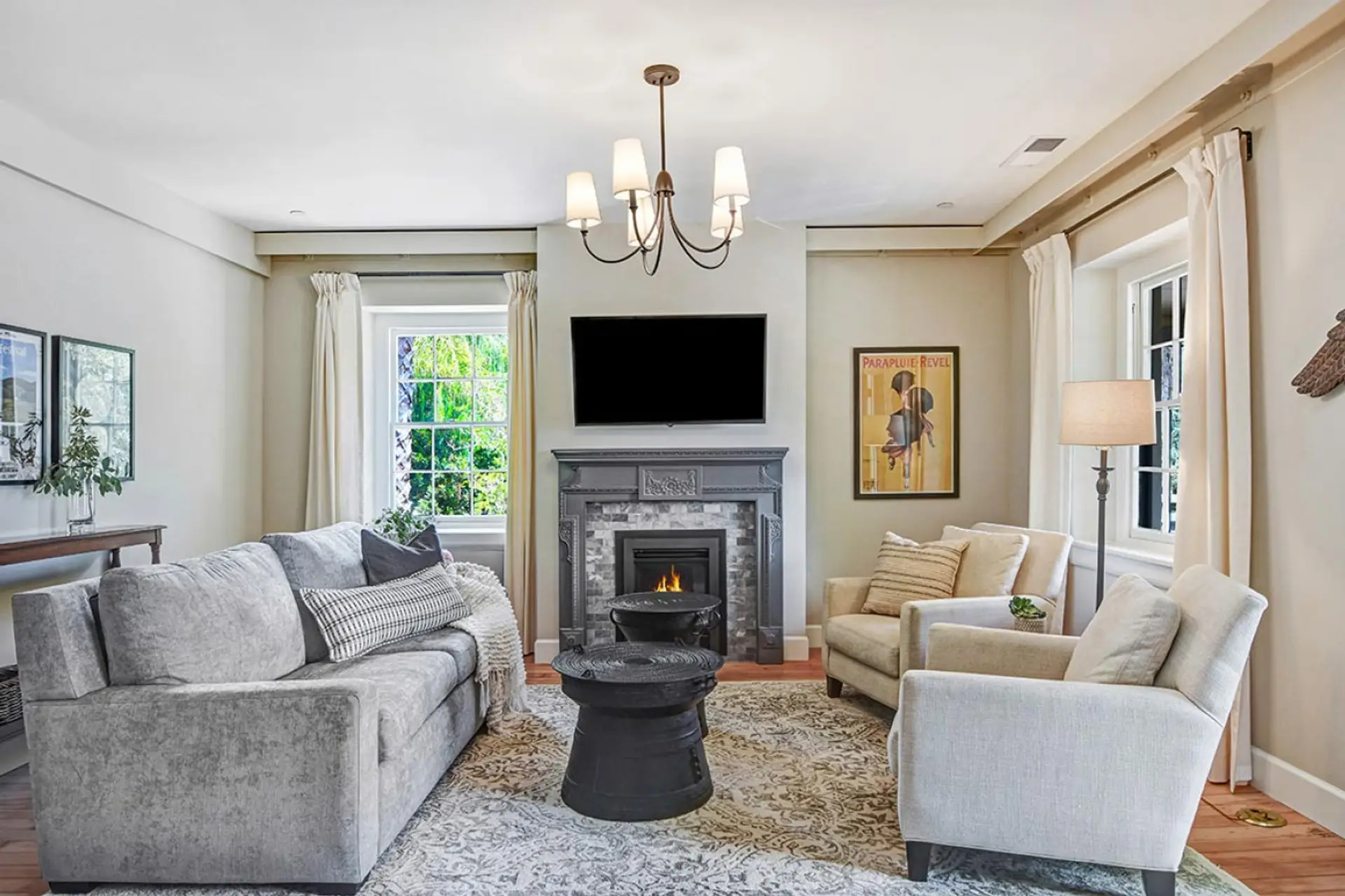 Cielo @ Bungalow 313 Sonoma Vacation Rental - Living Room
