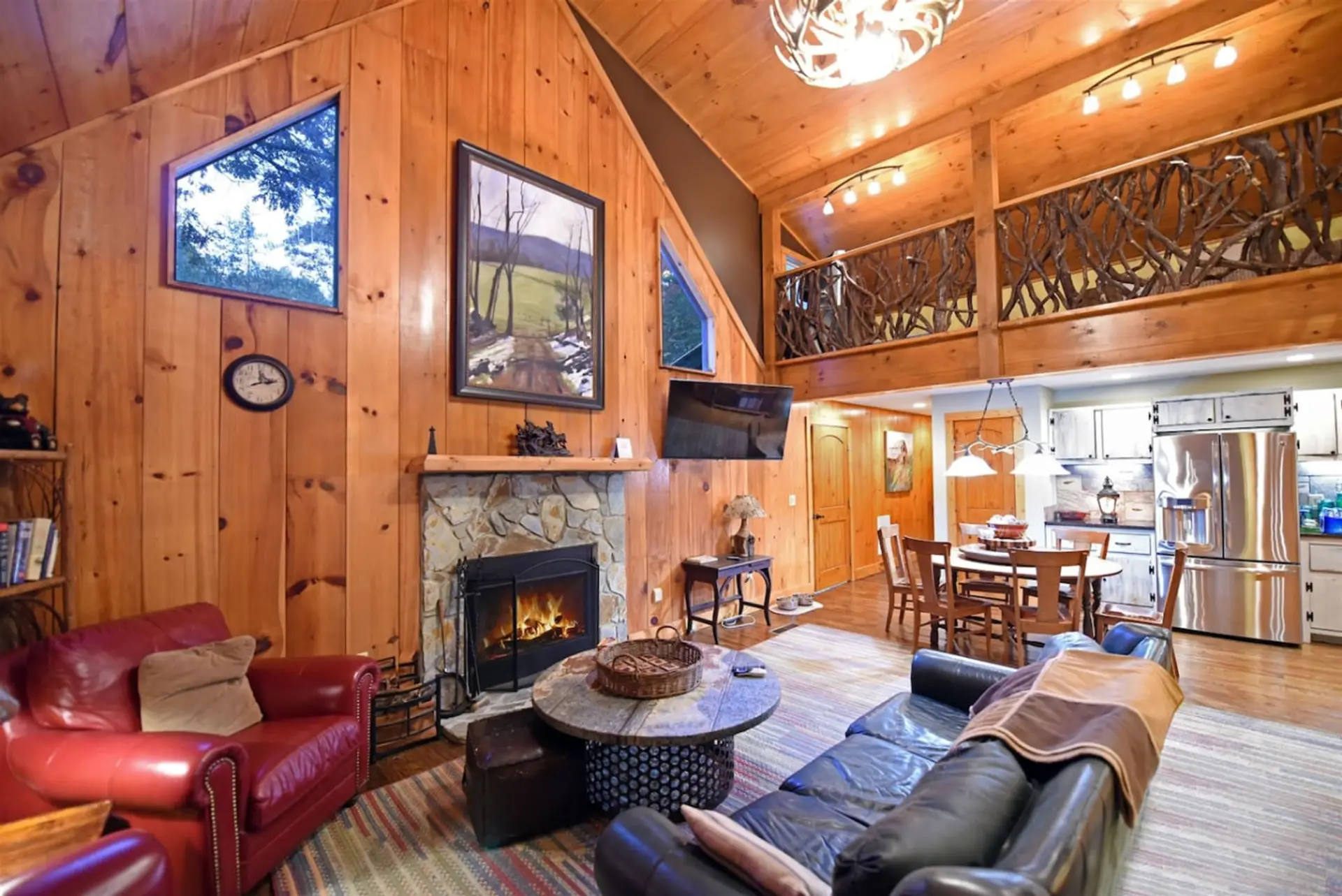 Pet friendly Blue Ridge cabin rental with hot tub, wifi, sauna and Fenced yd