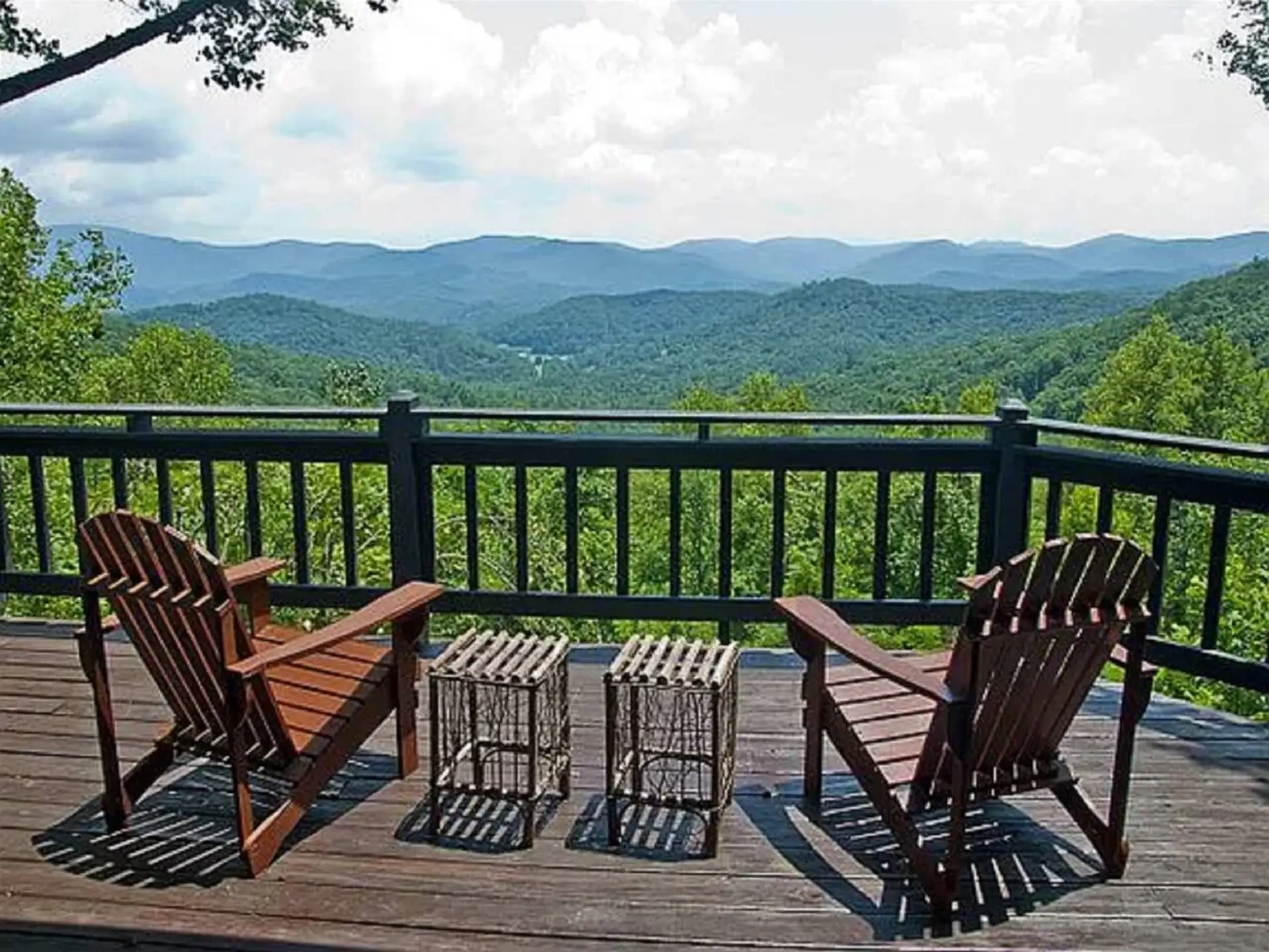 Pet Friendly Blairsville cabin rental with Amazing Views, Hot Tub, Pool Table, Wifi