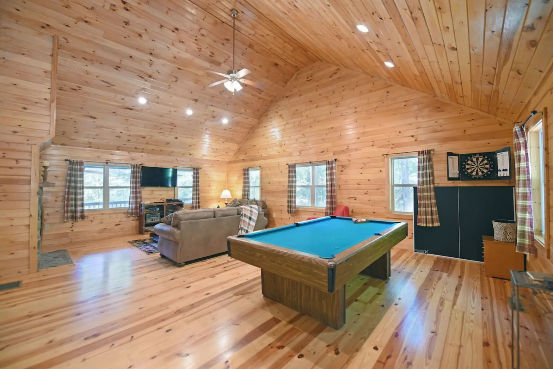 Pet friendly cabin rental, north georgia, blue ridge