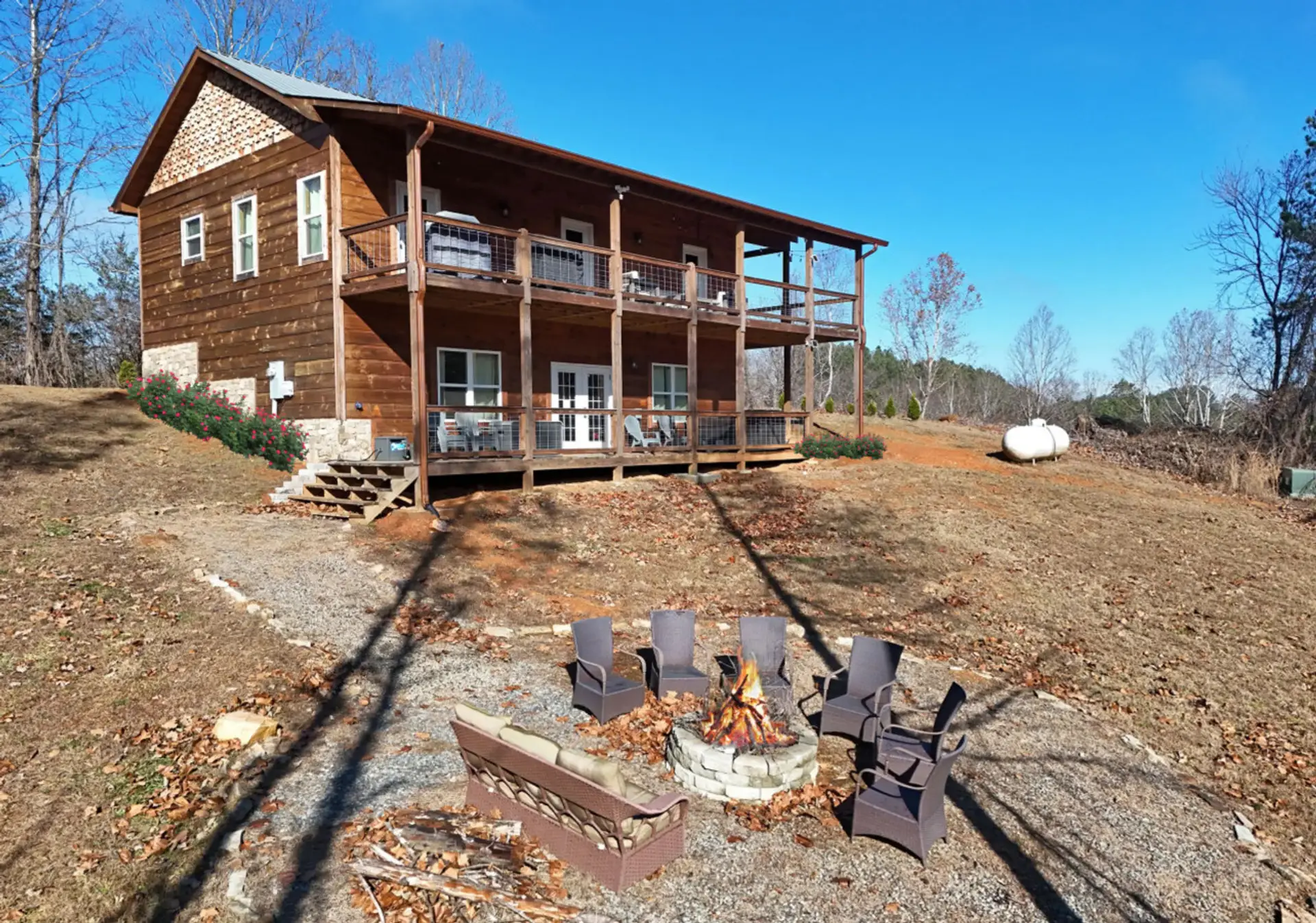 Rustic Moose- 4br/3ba, Hot Tub, Pool Table, Wifi, Views, Convenient to Ocoee river whitewater rafting