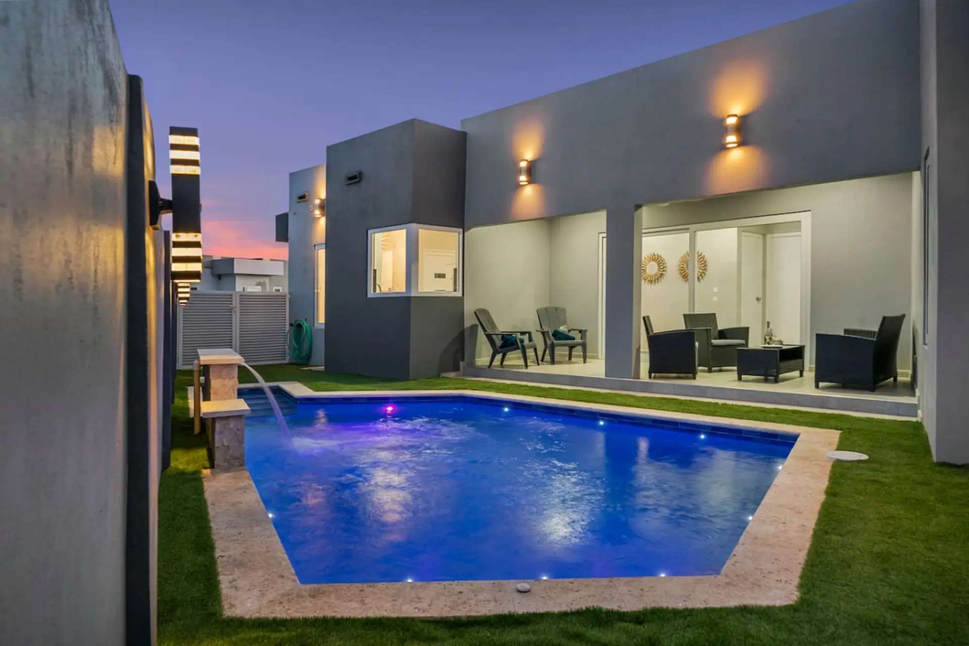 Private pool days feel effortless here, with sparkling water, stylish lounge chairs, and a peaceful outdoor setting made for sunny Aruba relaxation