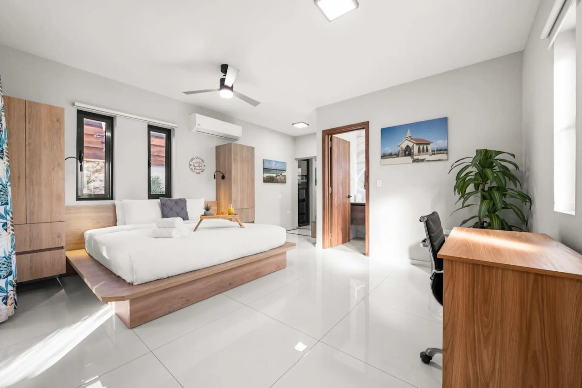Private Noord bedroom ideal for couples seeking calm