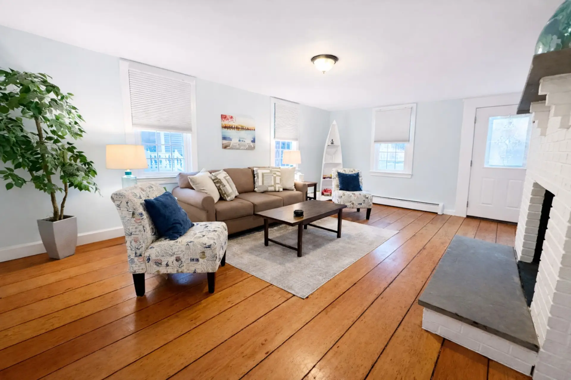 1st Floor Living Room