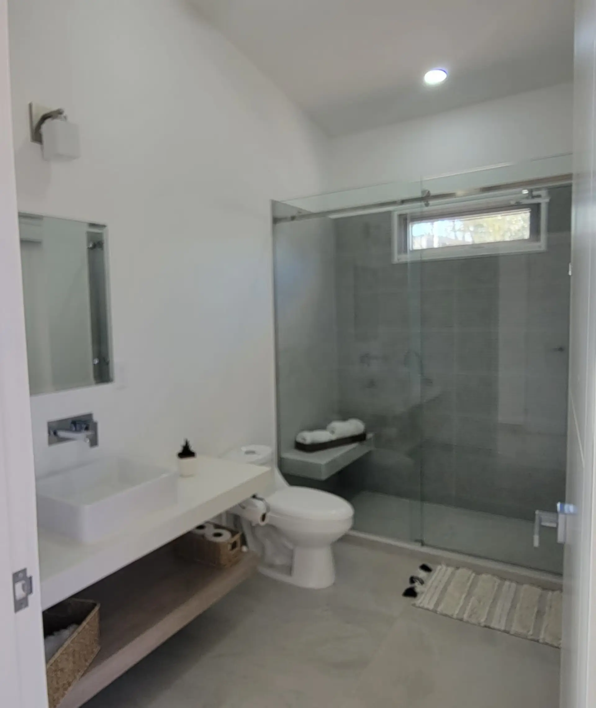 2nd bathroom