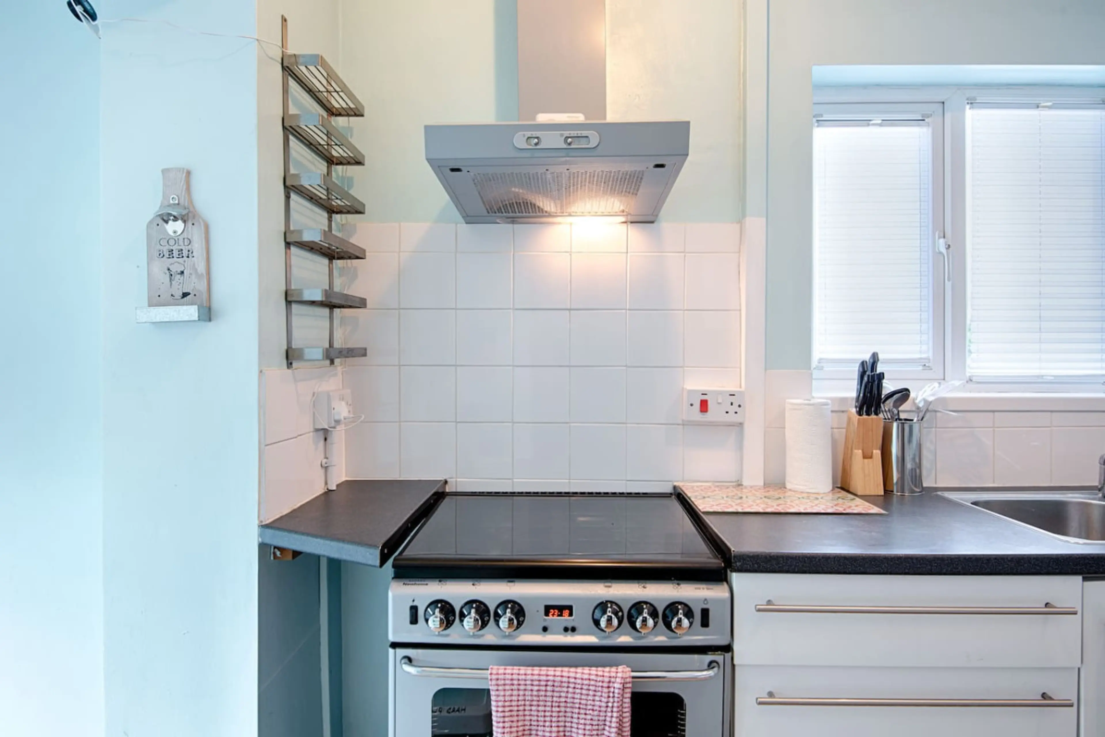 1013 Carmarthen Road - Image 26