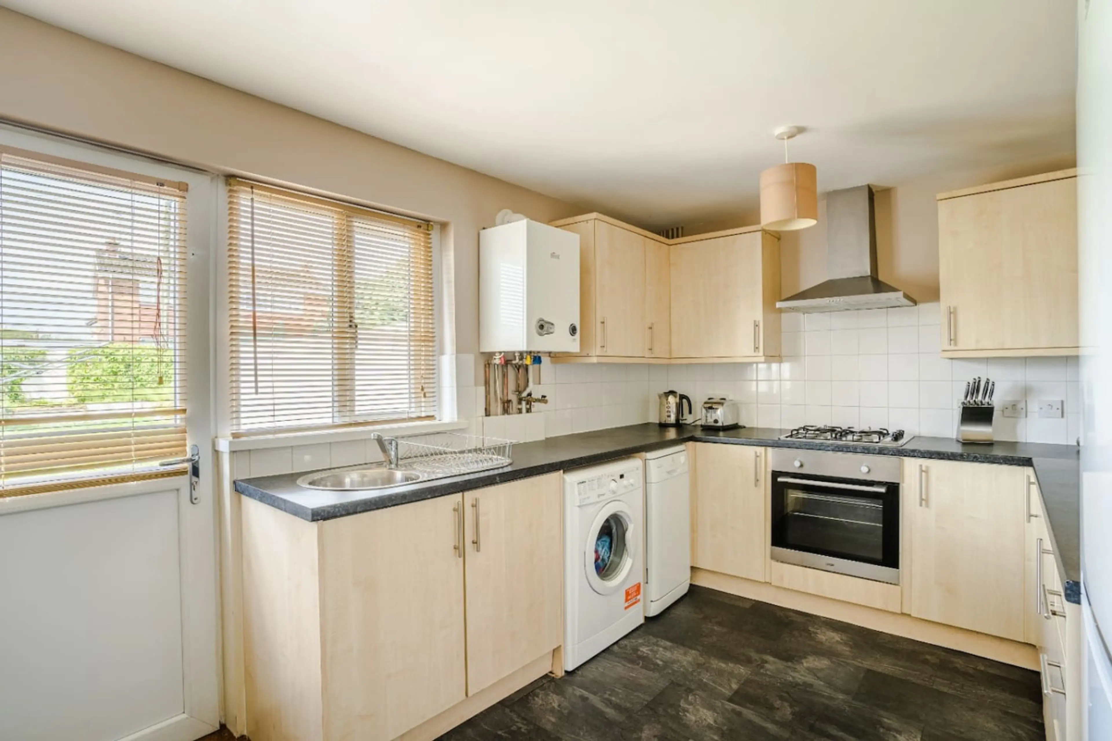 35 Heol Y Twyn - Image 15