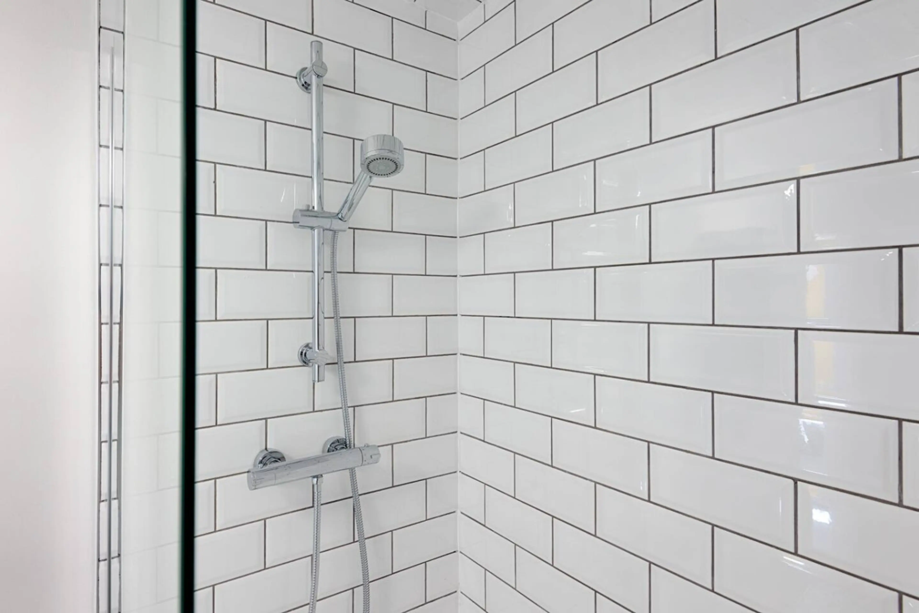 72A Ysgol Street - Image 6