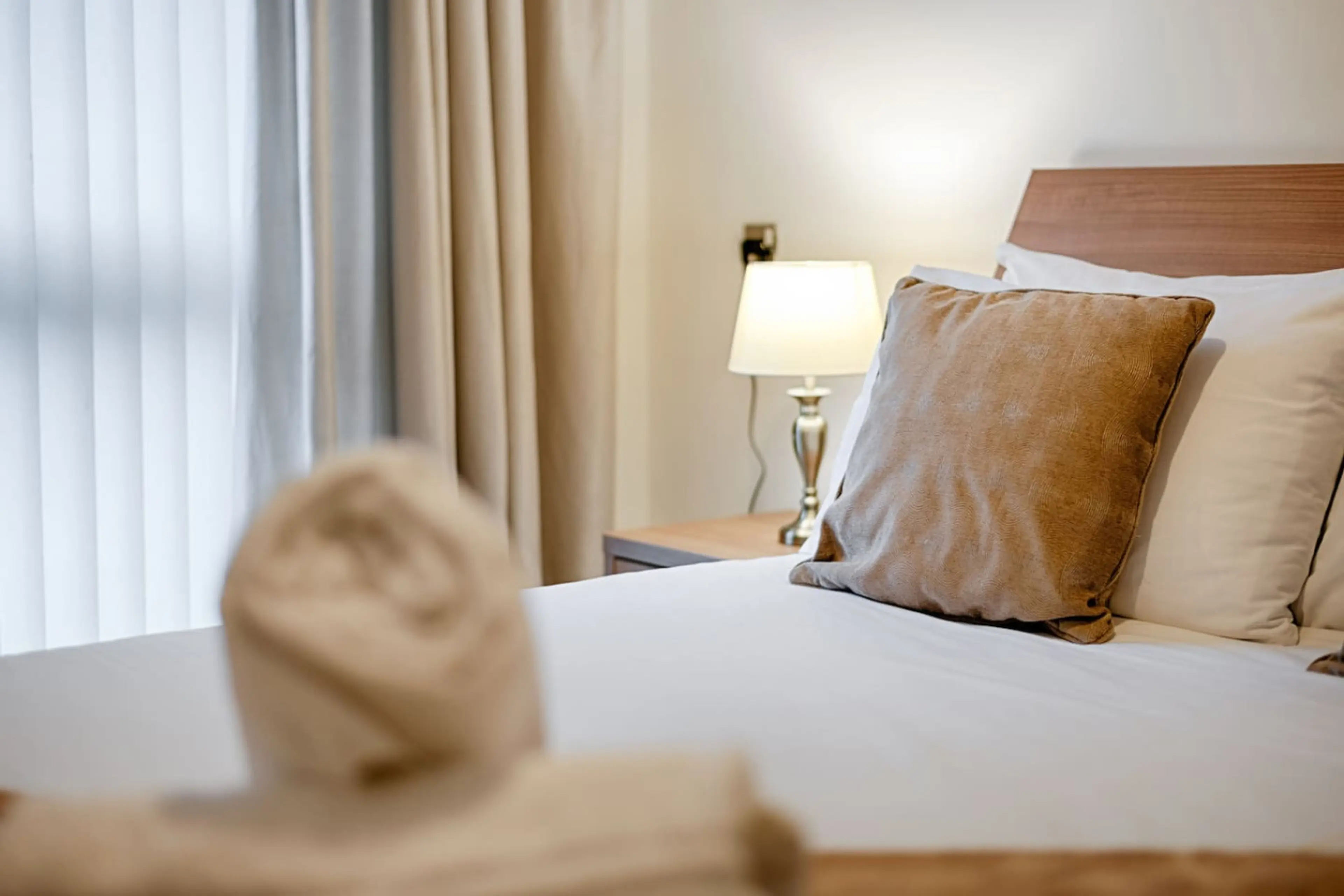 8 Royal Sovereign - Image 4