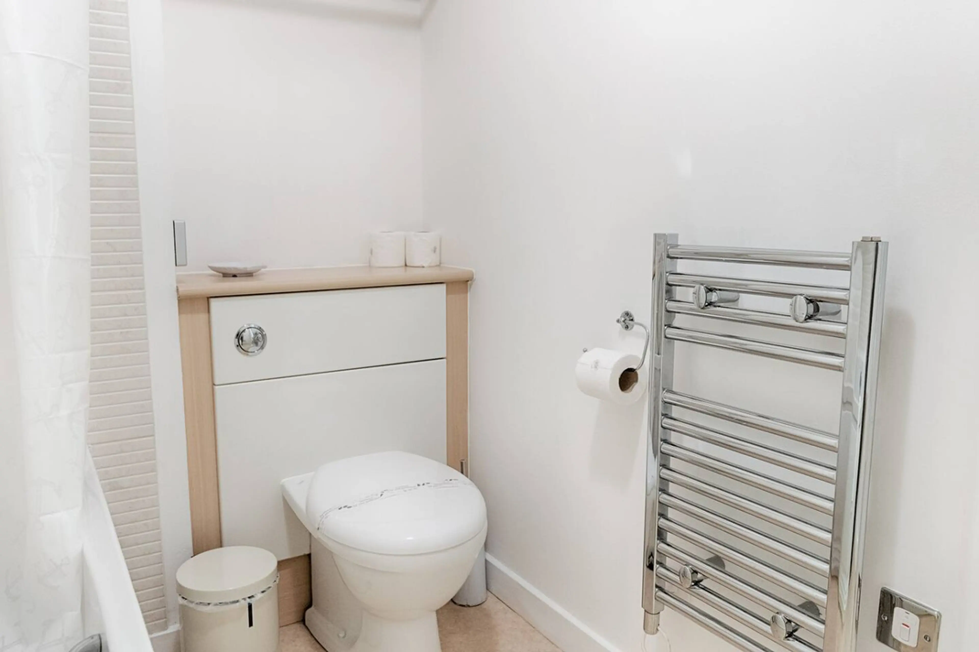 8 Royal Sovereign - Image 14