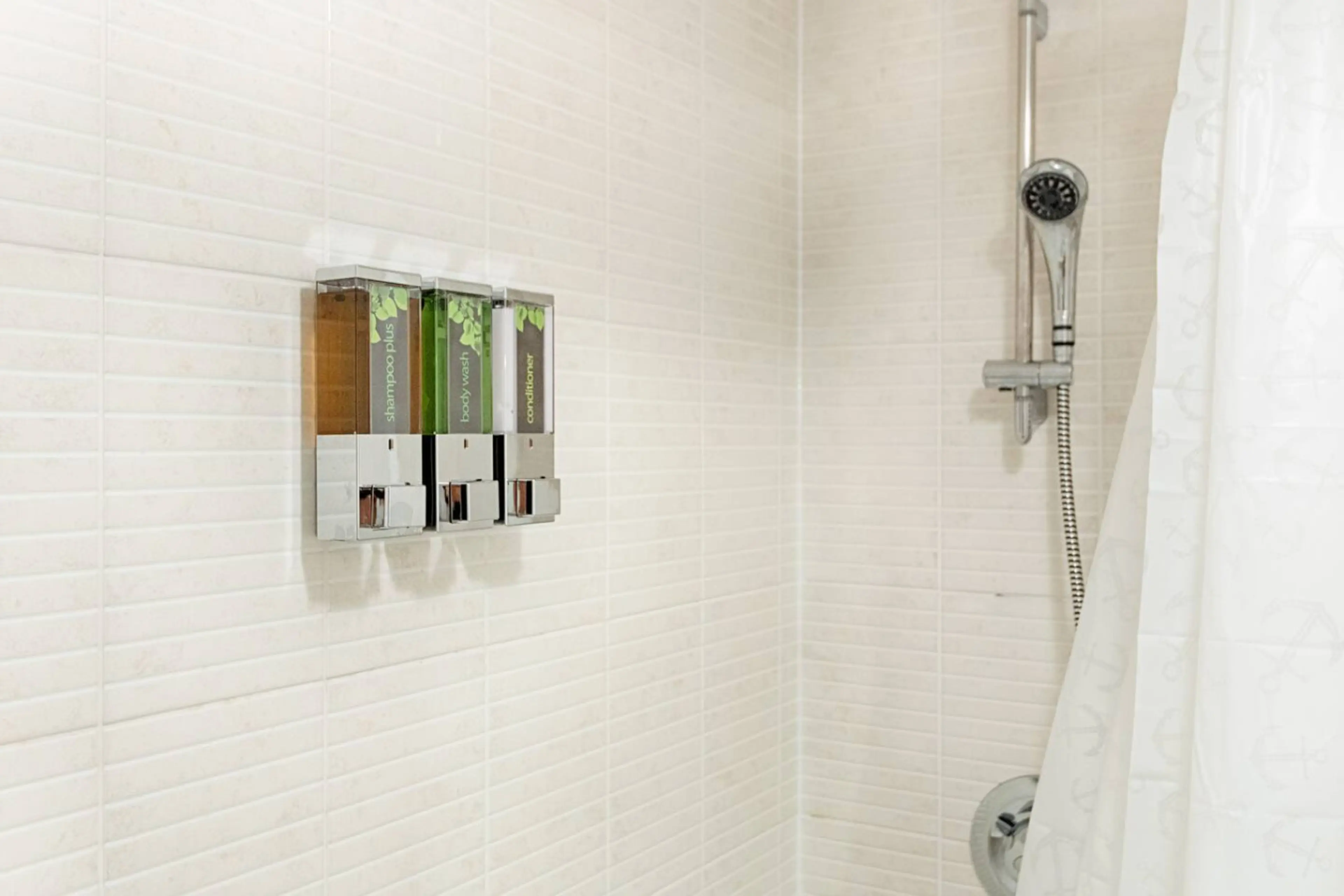 8 Royal Sovereign - Image 15