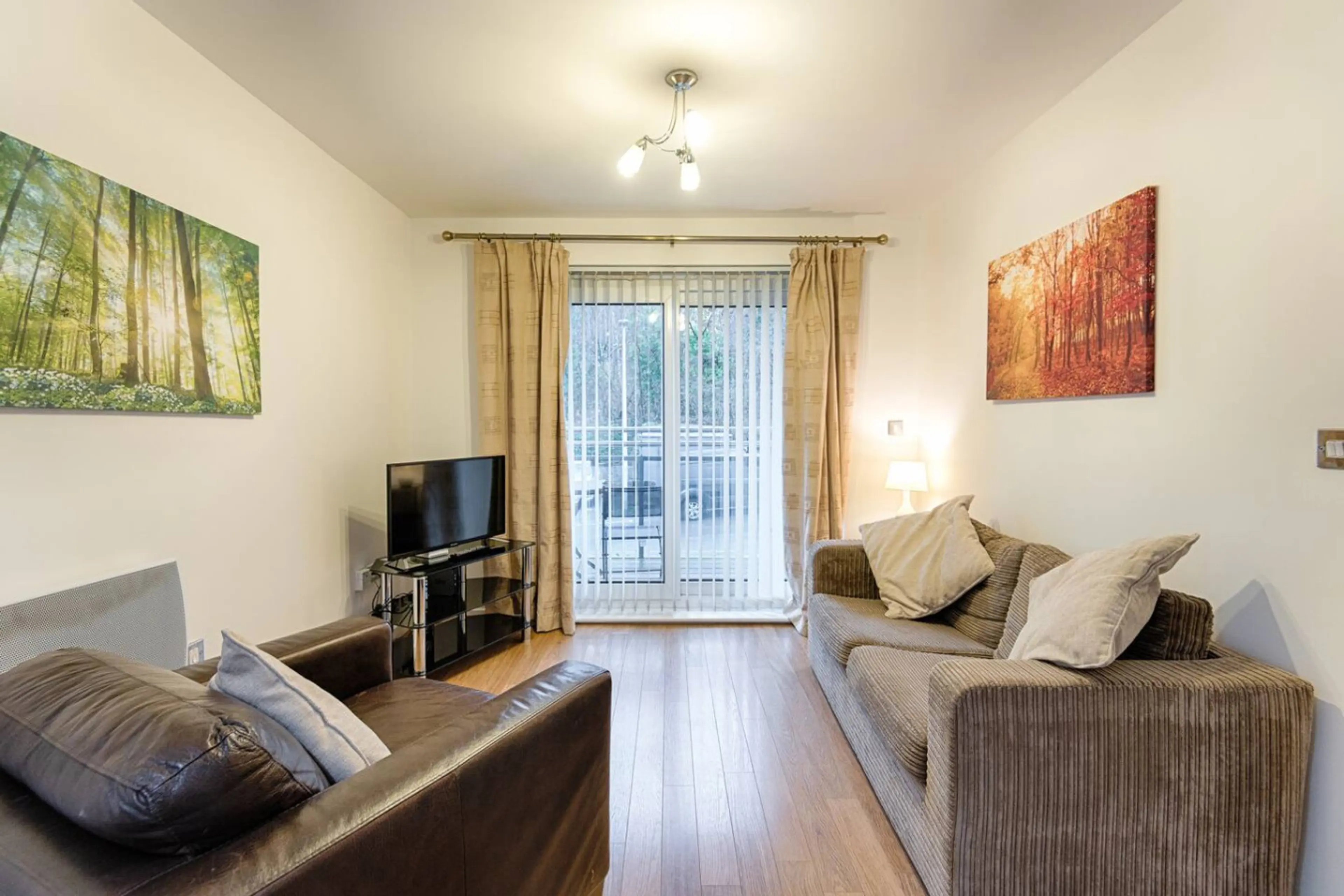 8 Royal Sovereign - Image 10